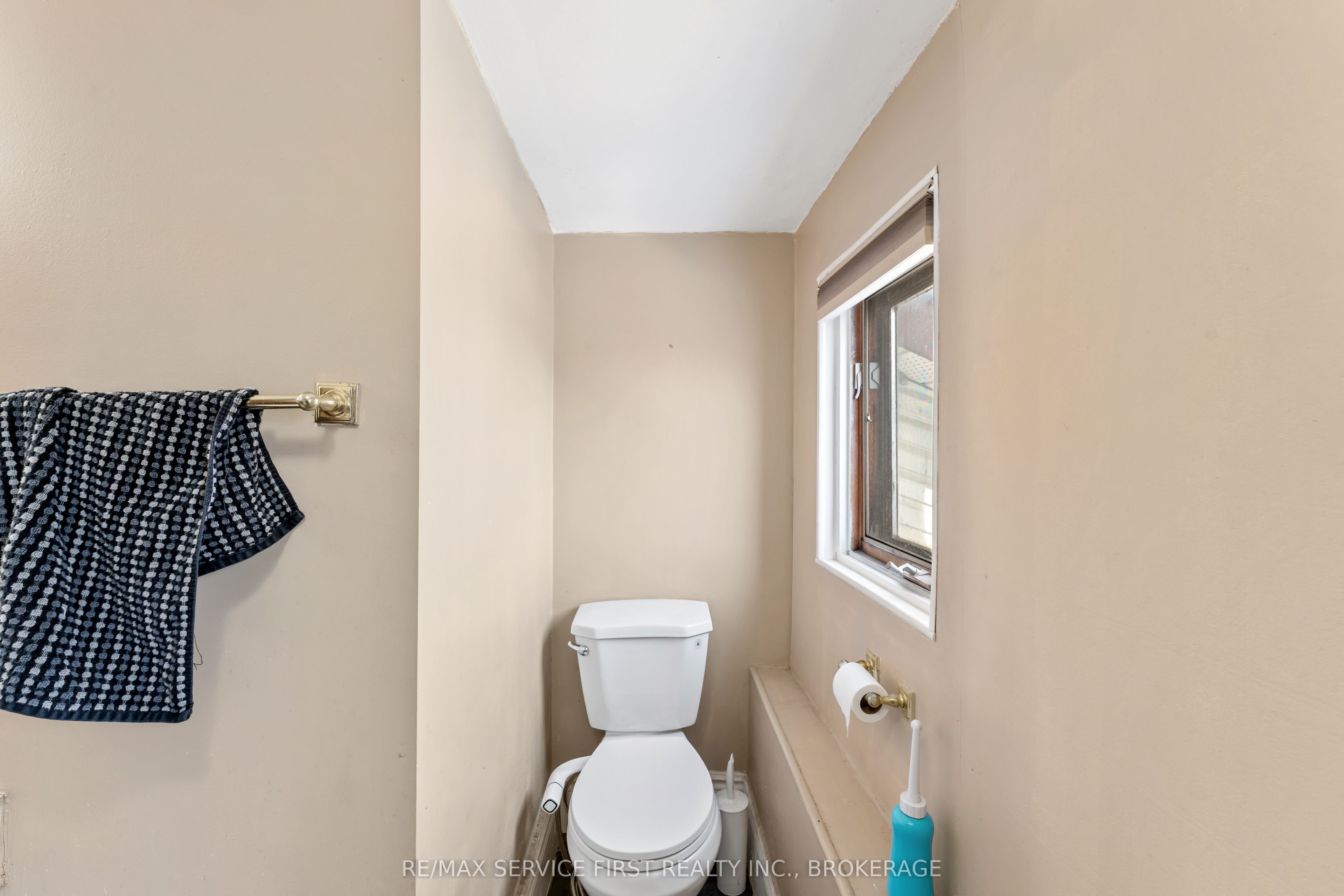 2280 Sydenham Road Property Photo 18
