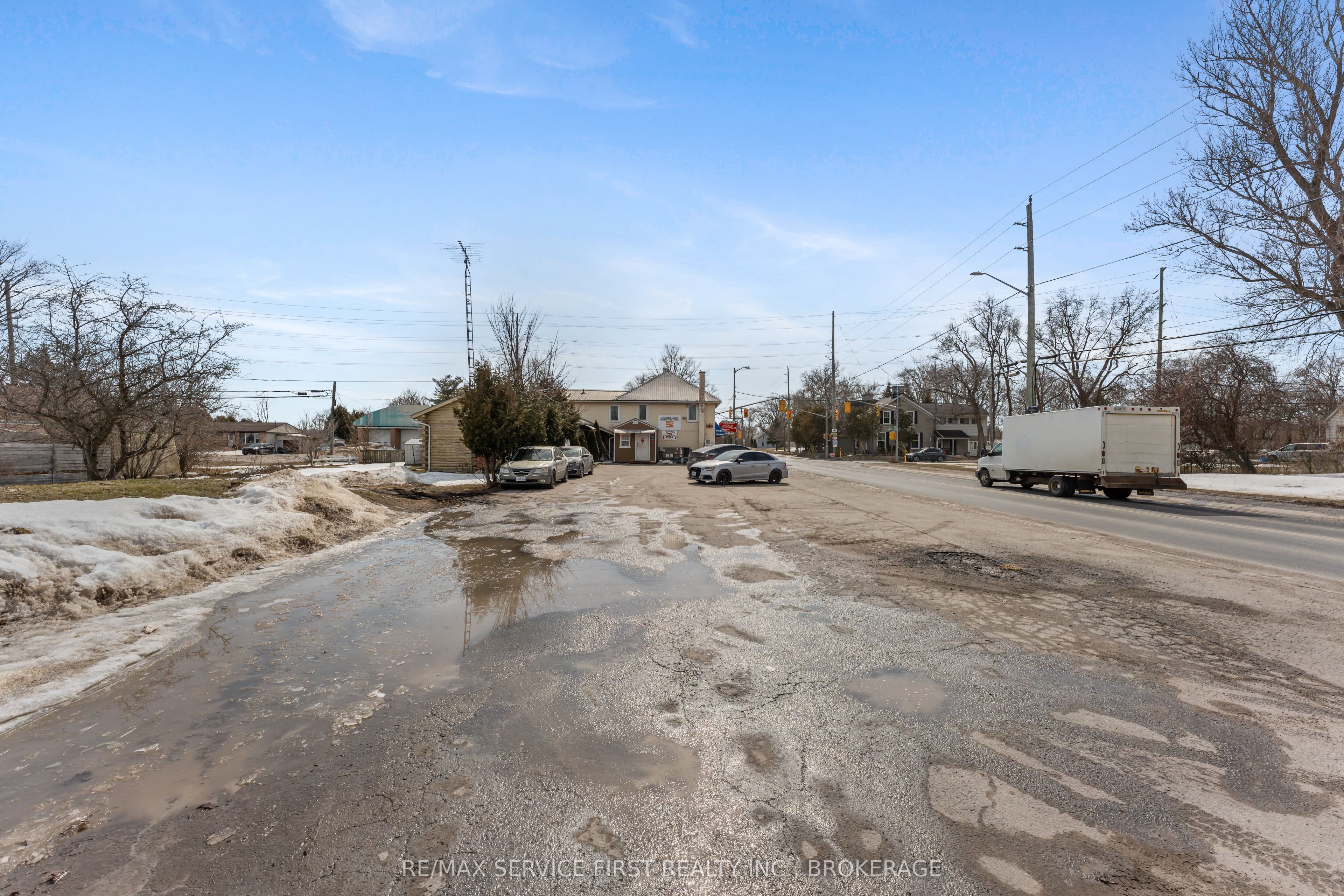 2280 Sydenham Road Property Photo 34