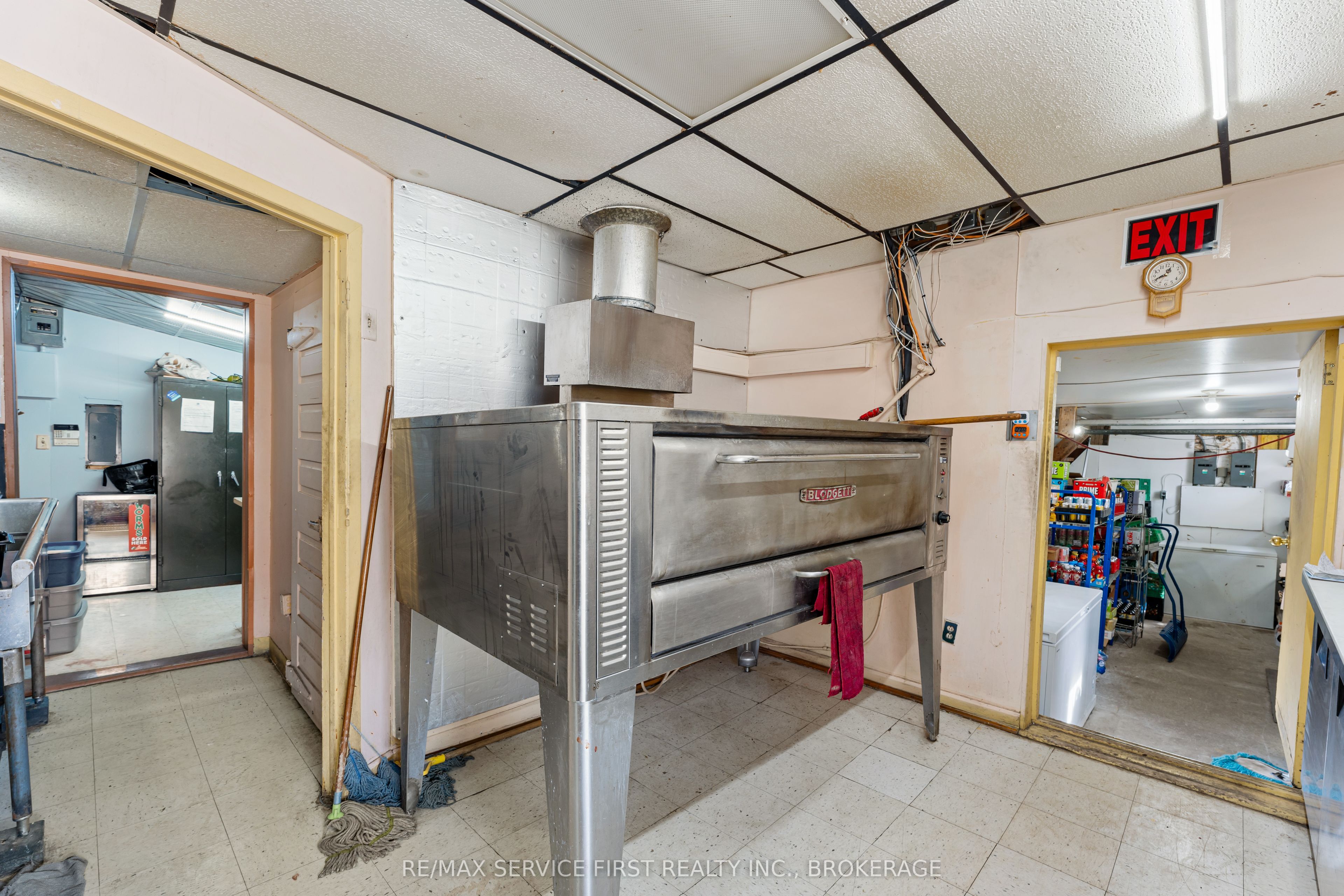 2280 Sydenham Road Property Photo 21