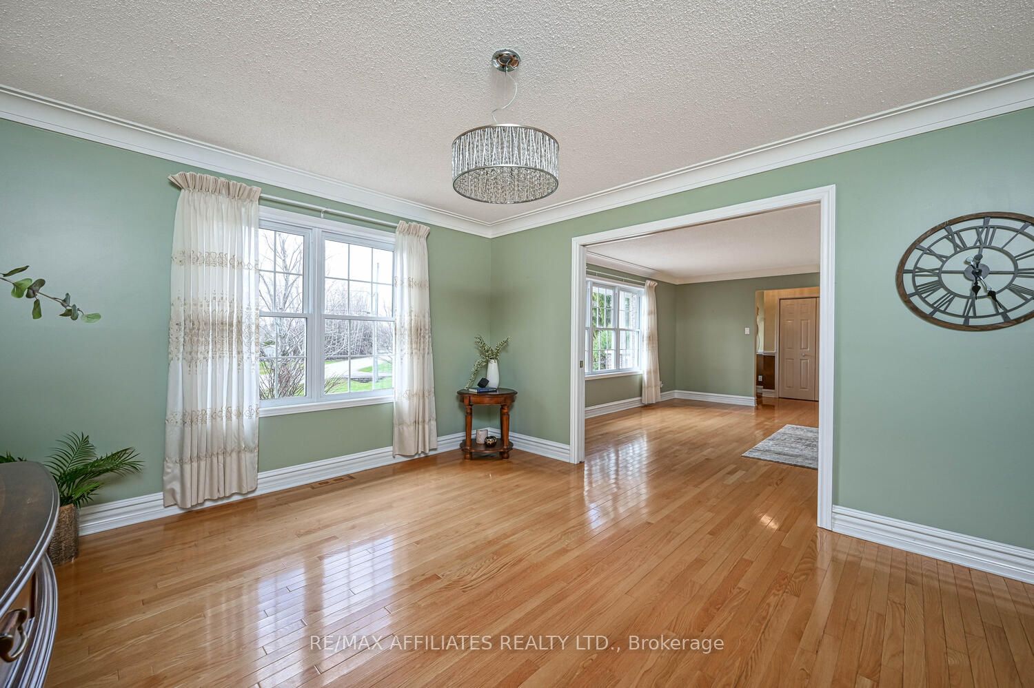 10 Tudor Circle Property Photo 11