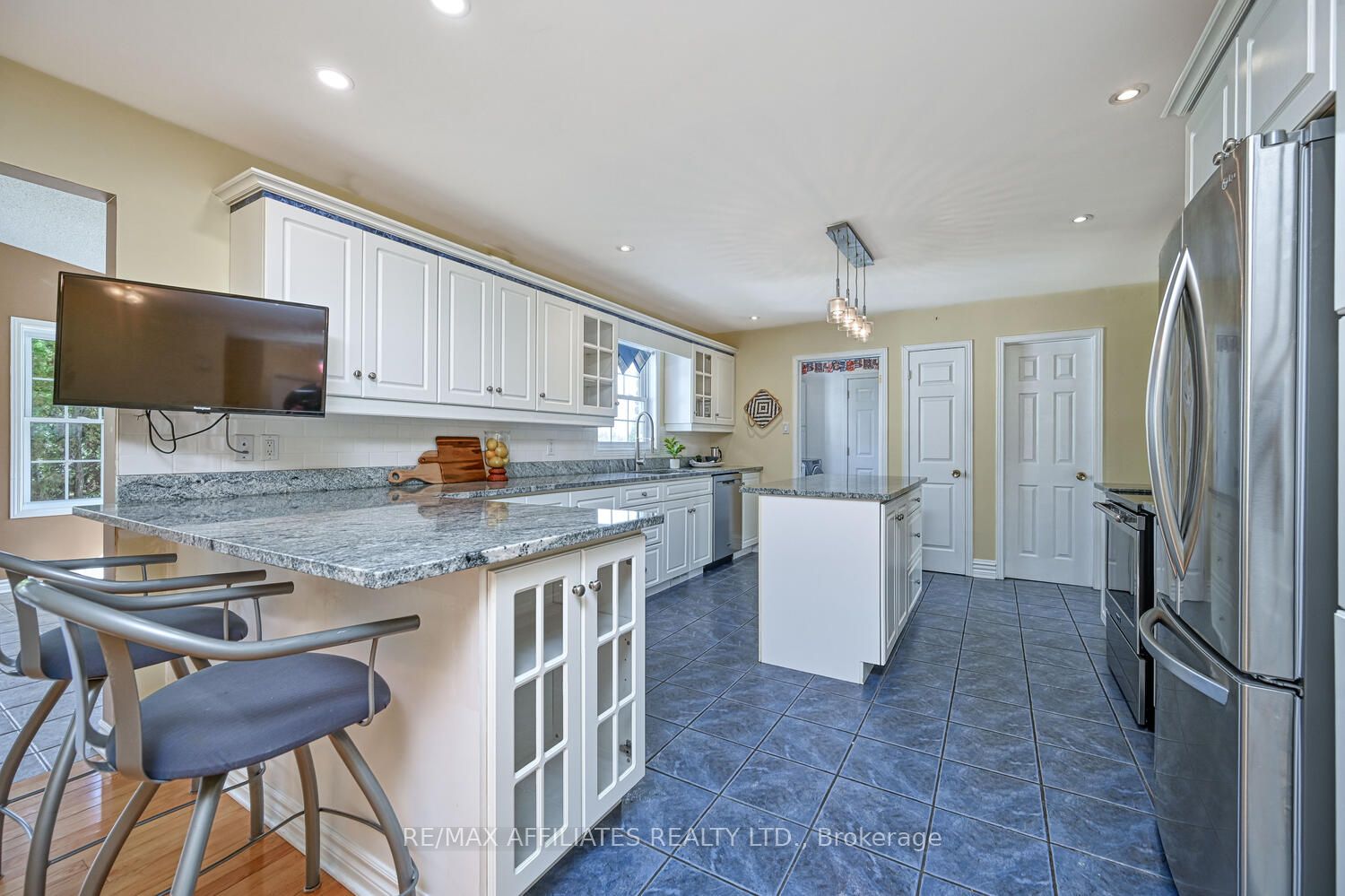 10 Tudor Circle Property Photo 13