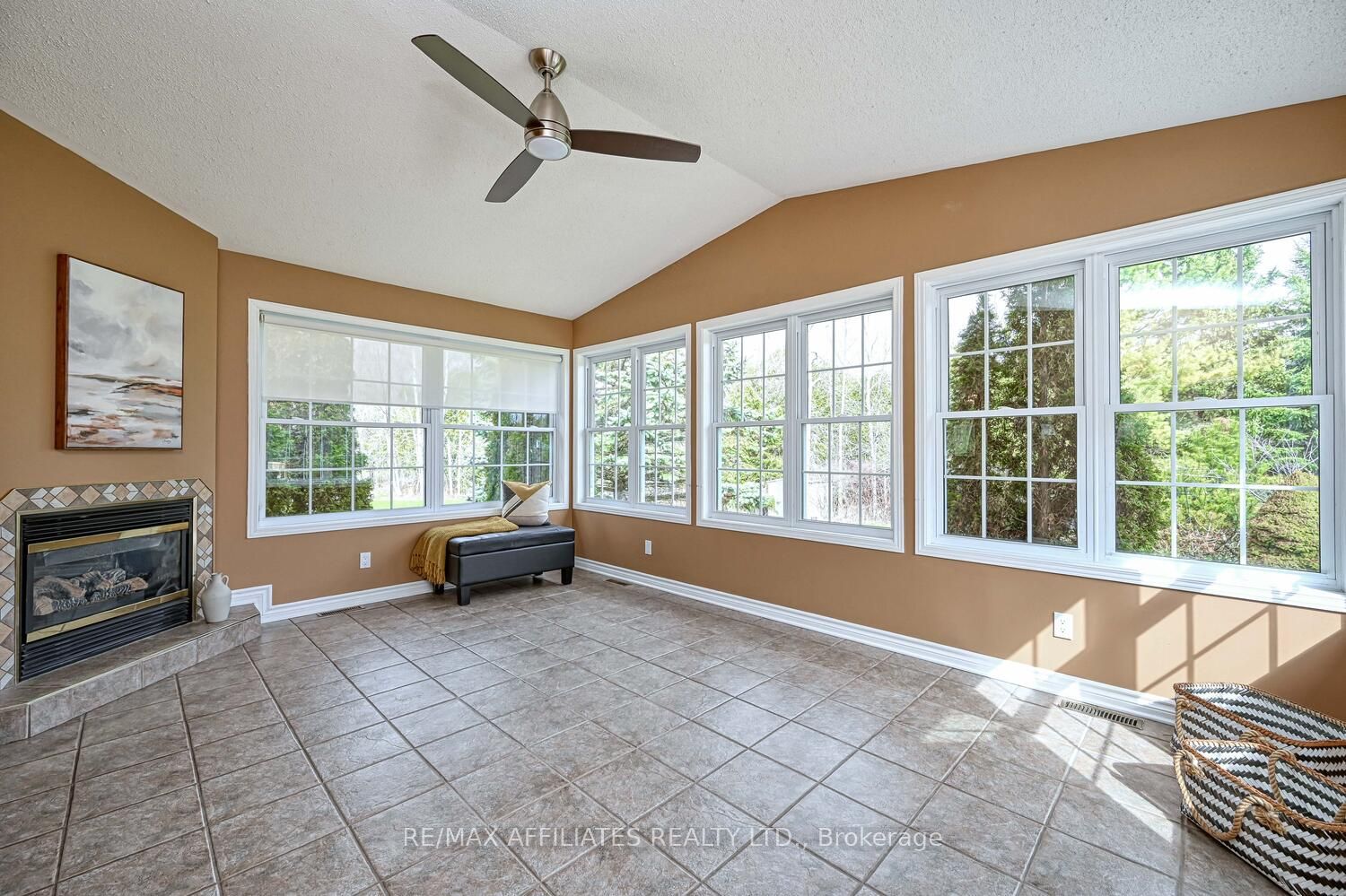 10 Tudor Circle Property Photo 21