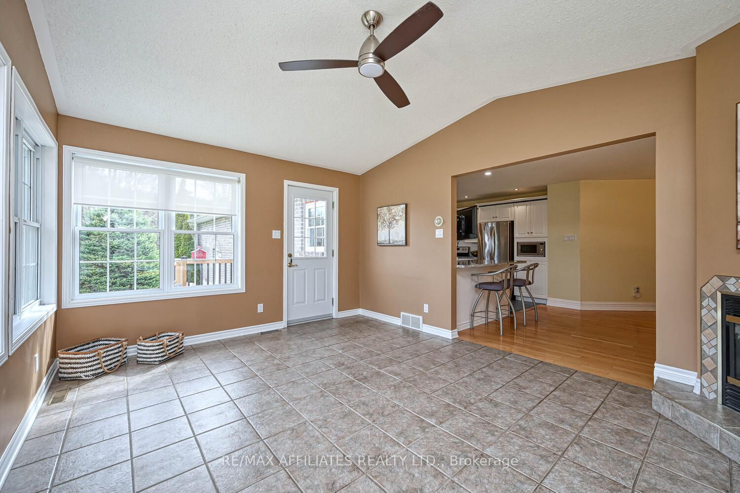 10 Tudor Circle Property Photo 22