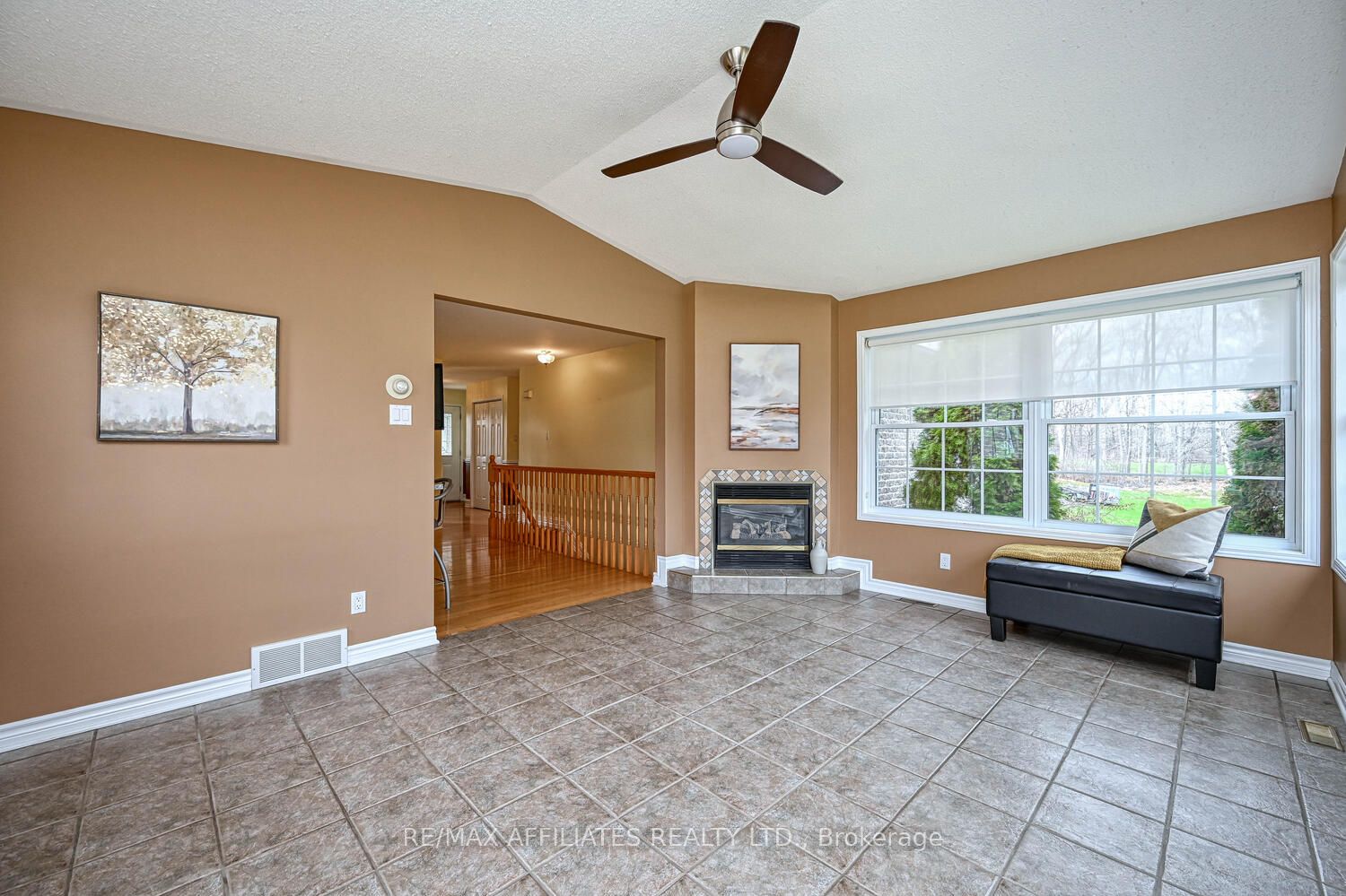 10 Tudor Circle Property Photo 23