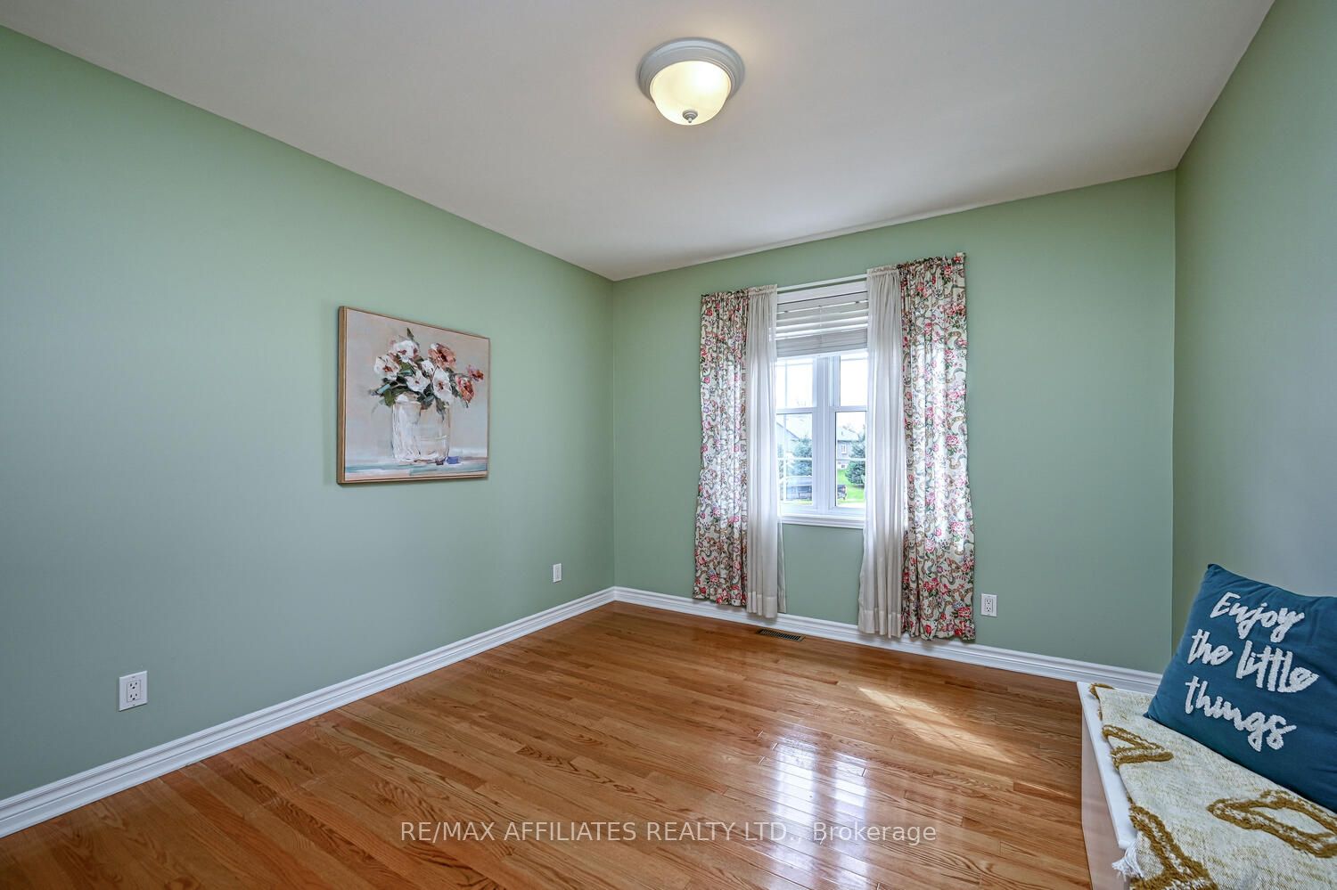 10 Tudor Circle Property Photo 24