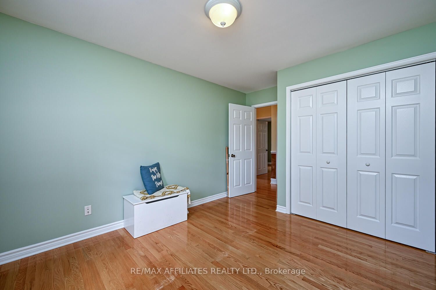 10 Tudor Circle Property Photo 25
