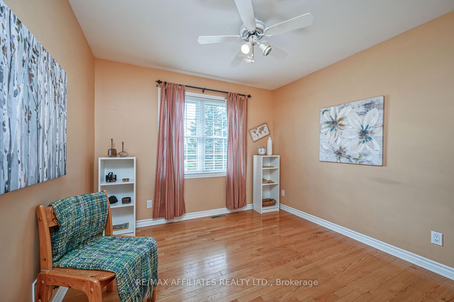 10 Tudor Circle Property Photo 26