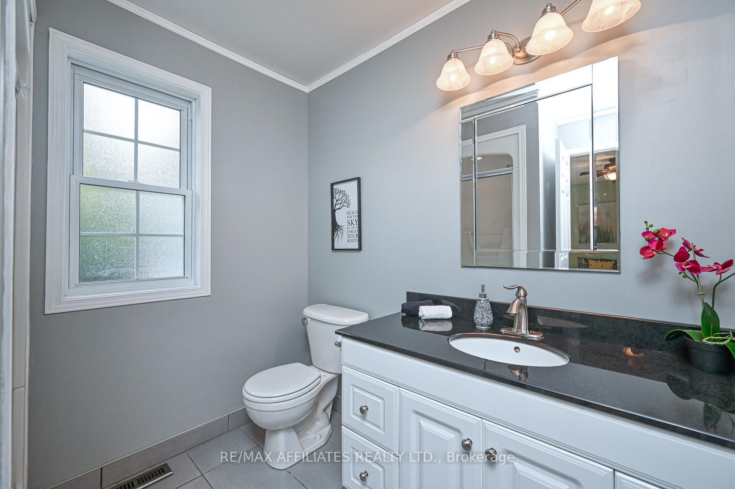 10 Tudor Circle Property Photo 30