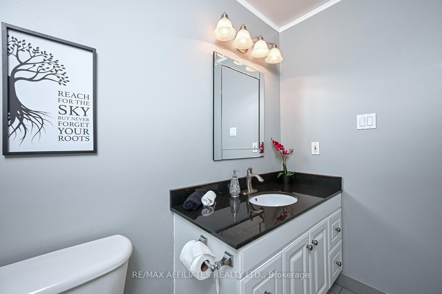 10 Tudor Circle Property Photo 31