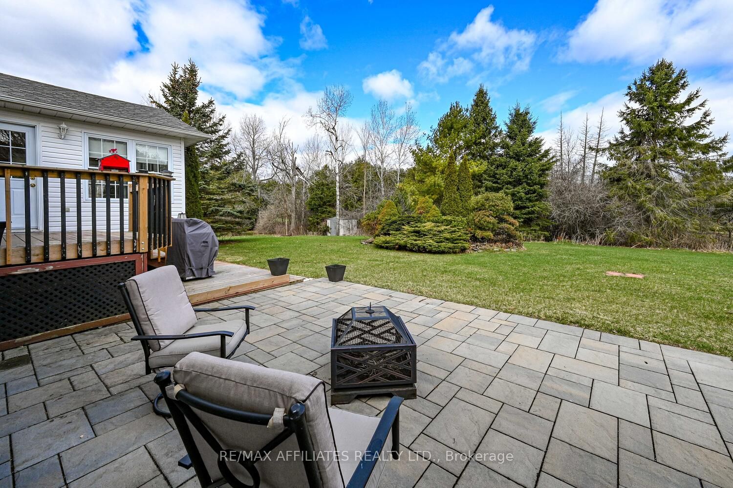 10 Tudor Circle Property Photo 39