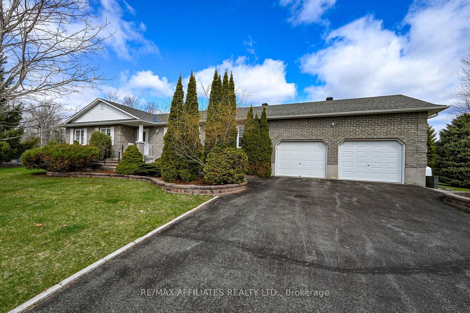 10 Tudor Circle Property Photo 46