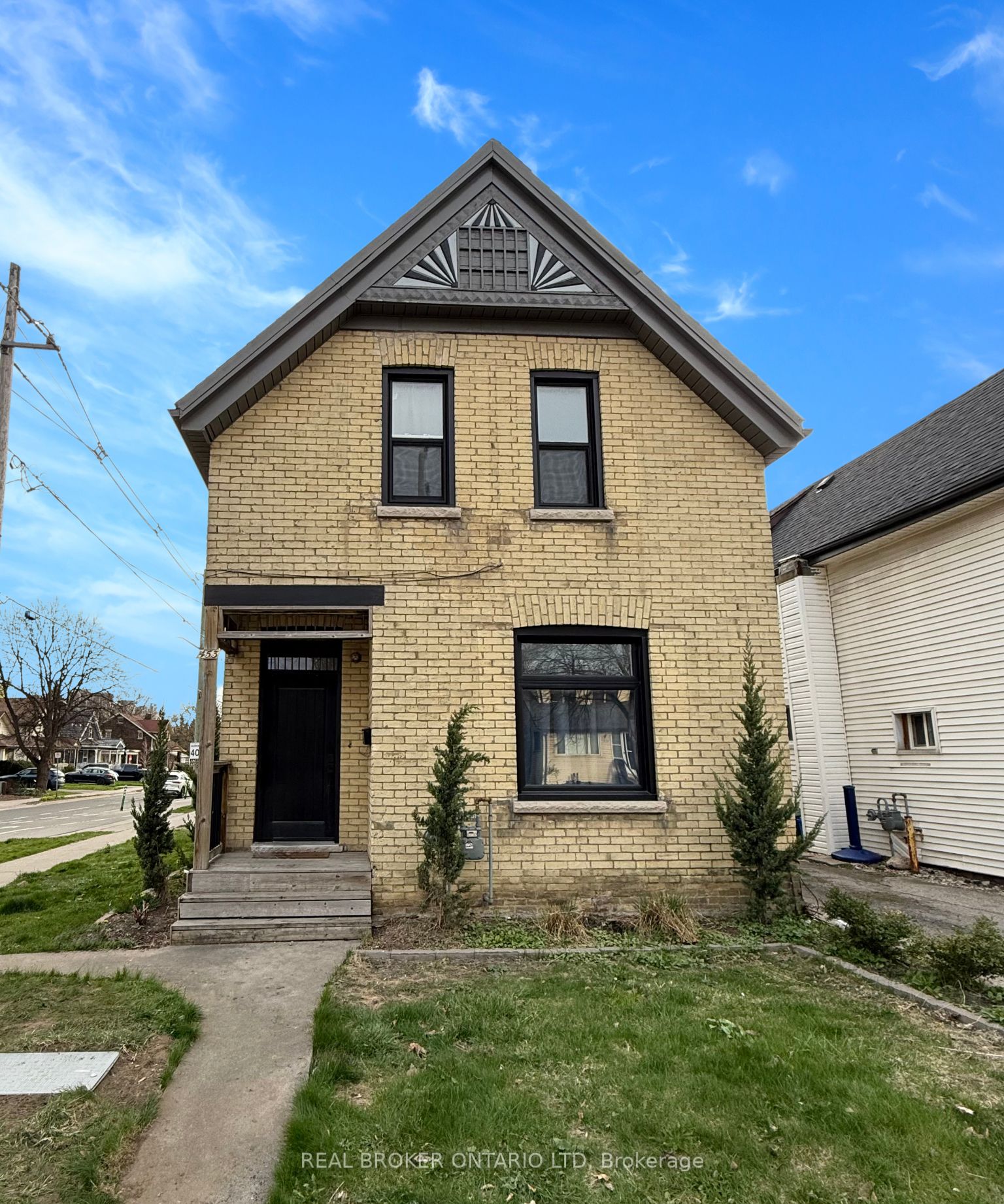 453 Quebec Street Property Photo 1