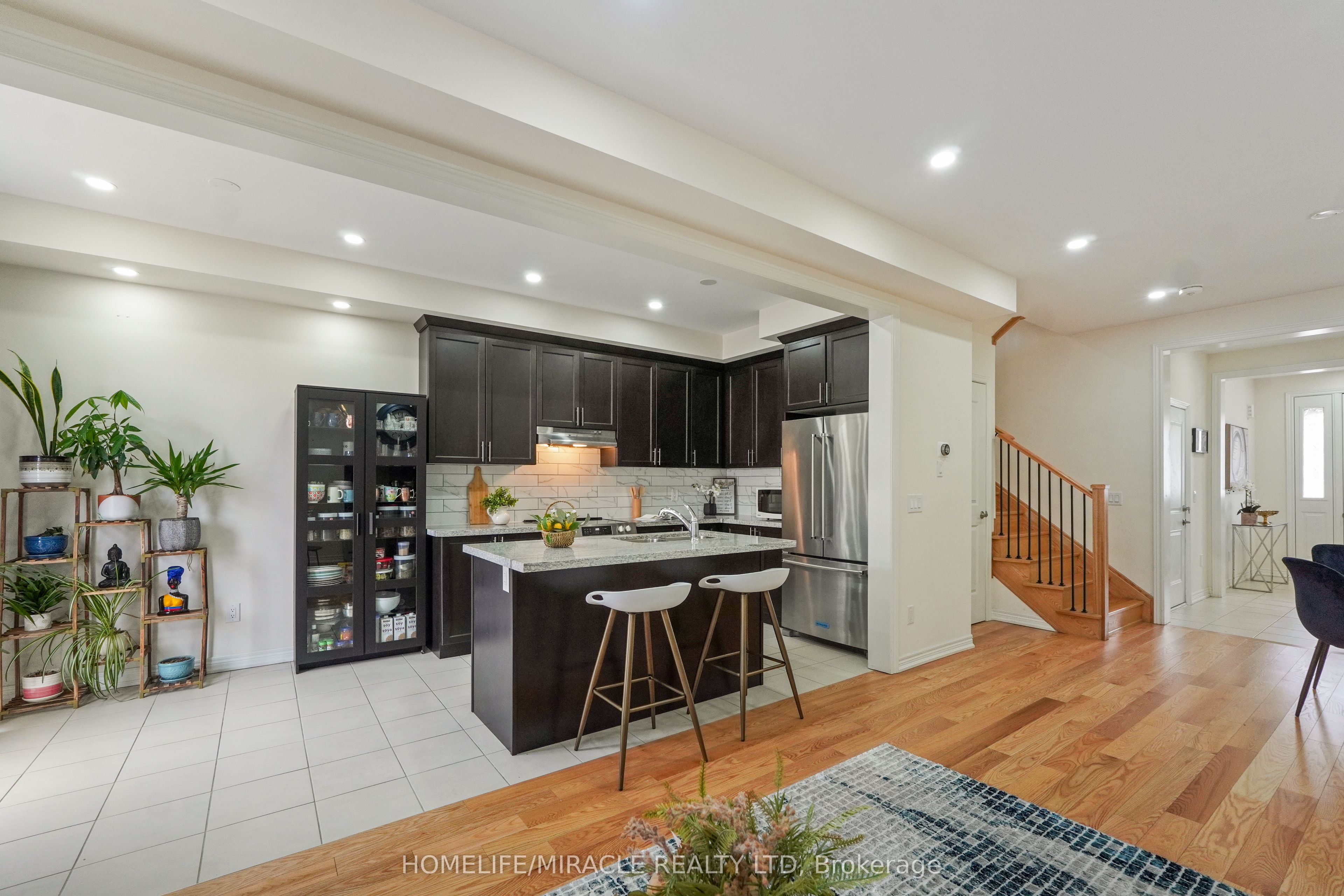 1053 Garner Rd W Property Photo 19