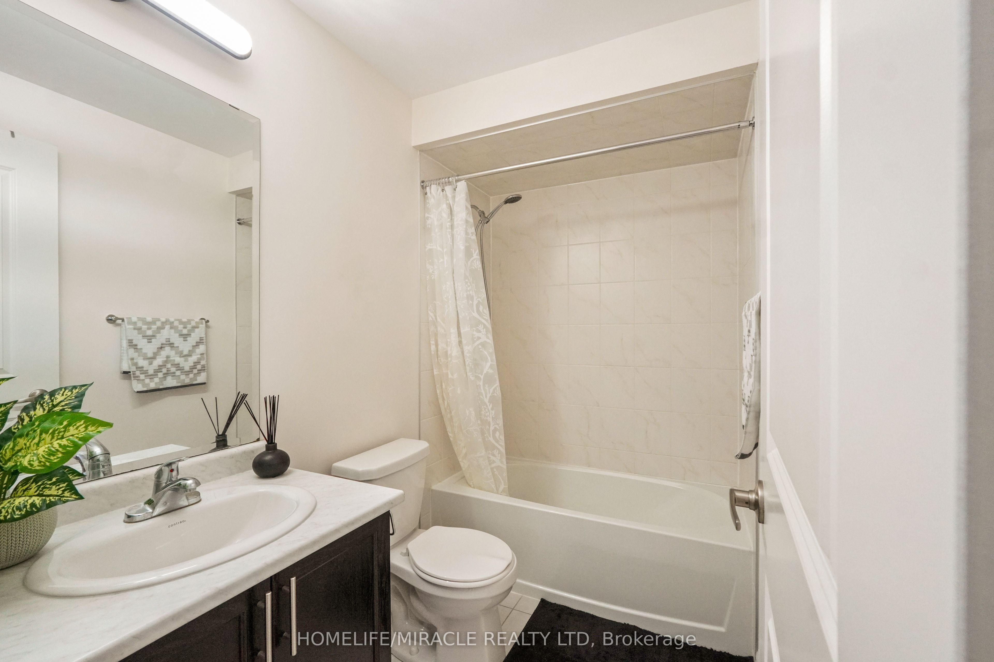1053 Garner Rd W Property Photo 23