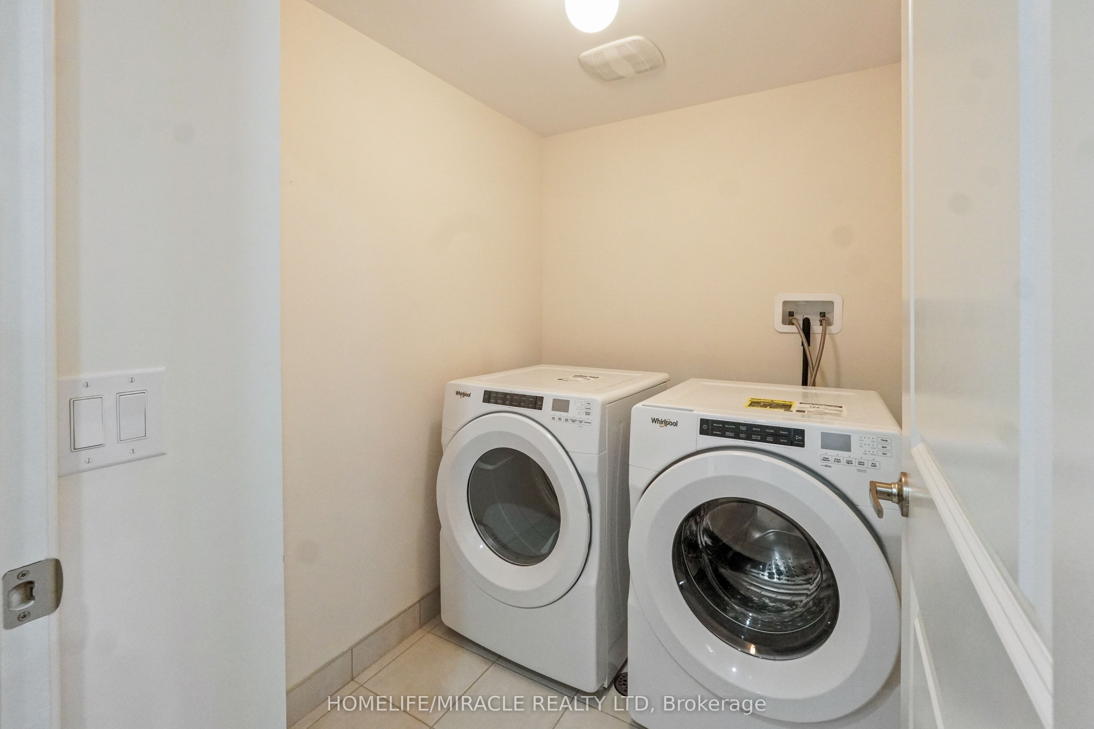 1053 Garner Rd W Property Photo 28