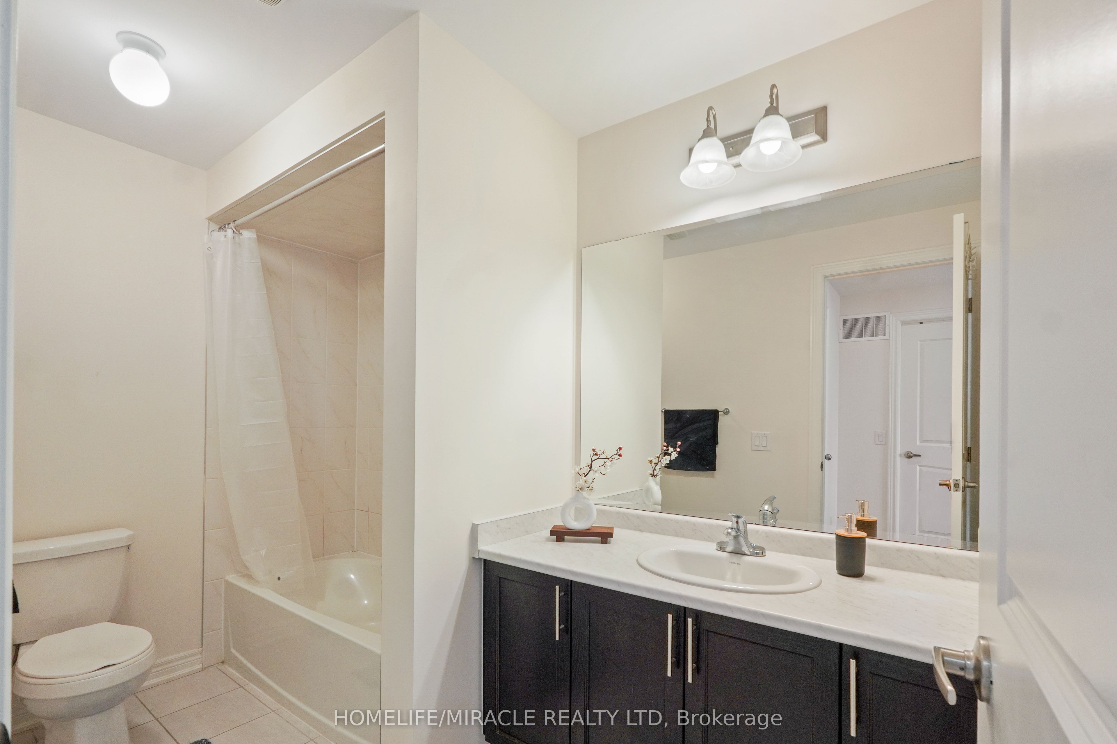 1053 Garner Rd W Property Photo 32