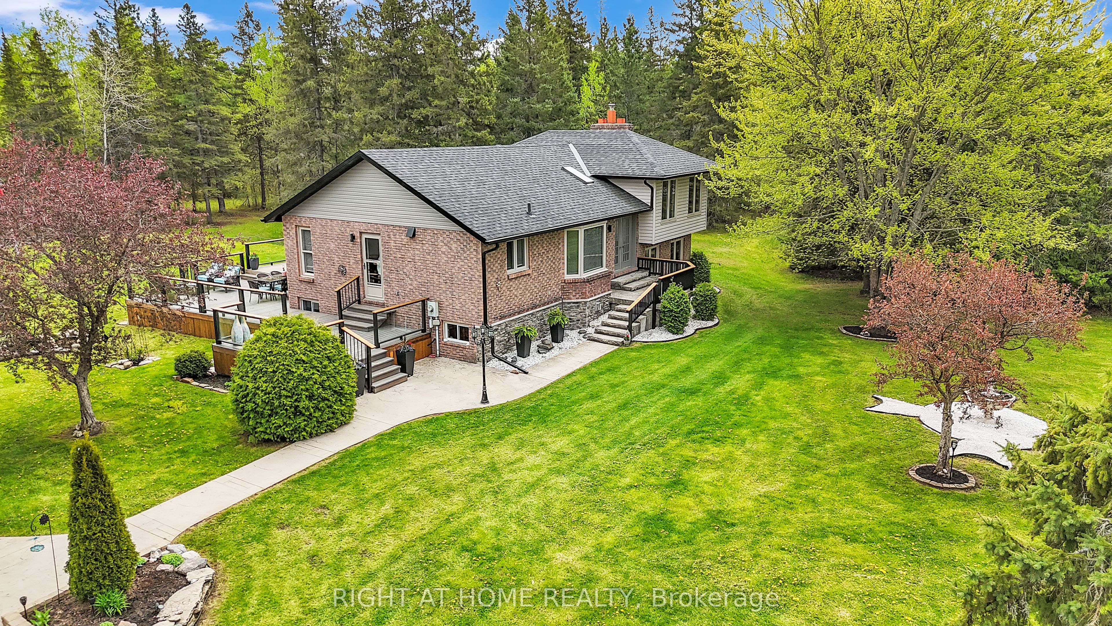 119 Sturgeon Glen Road Property Photo 1