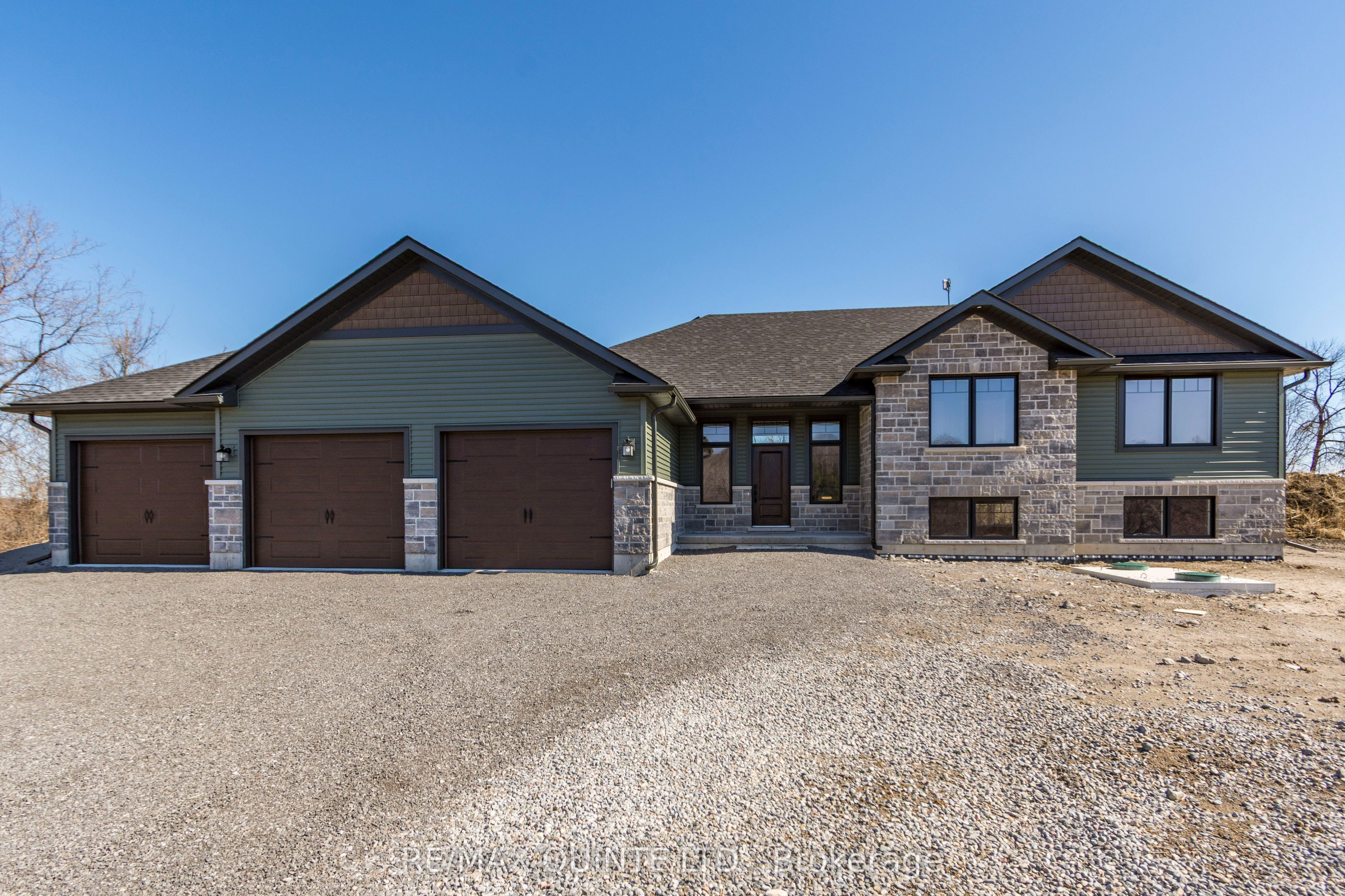 251 Wallbridge Rd Property Photo