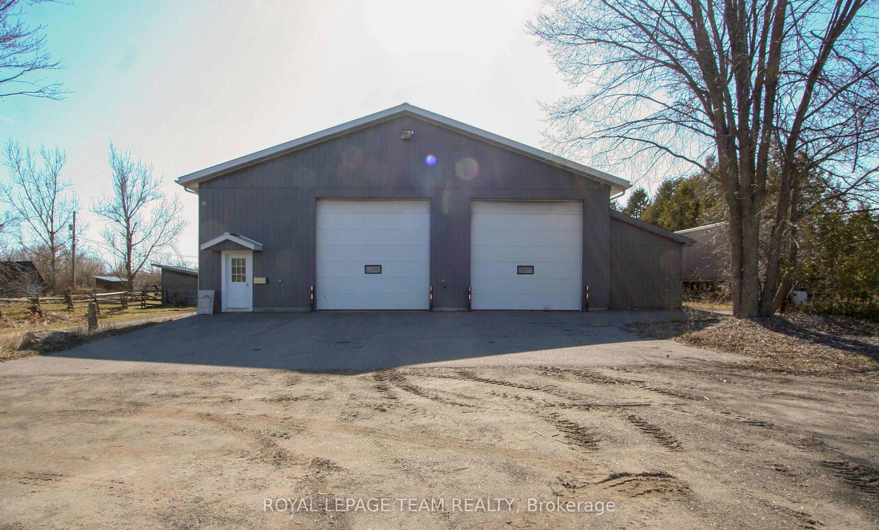 2302 9 Line Rd Property Photo
