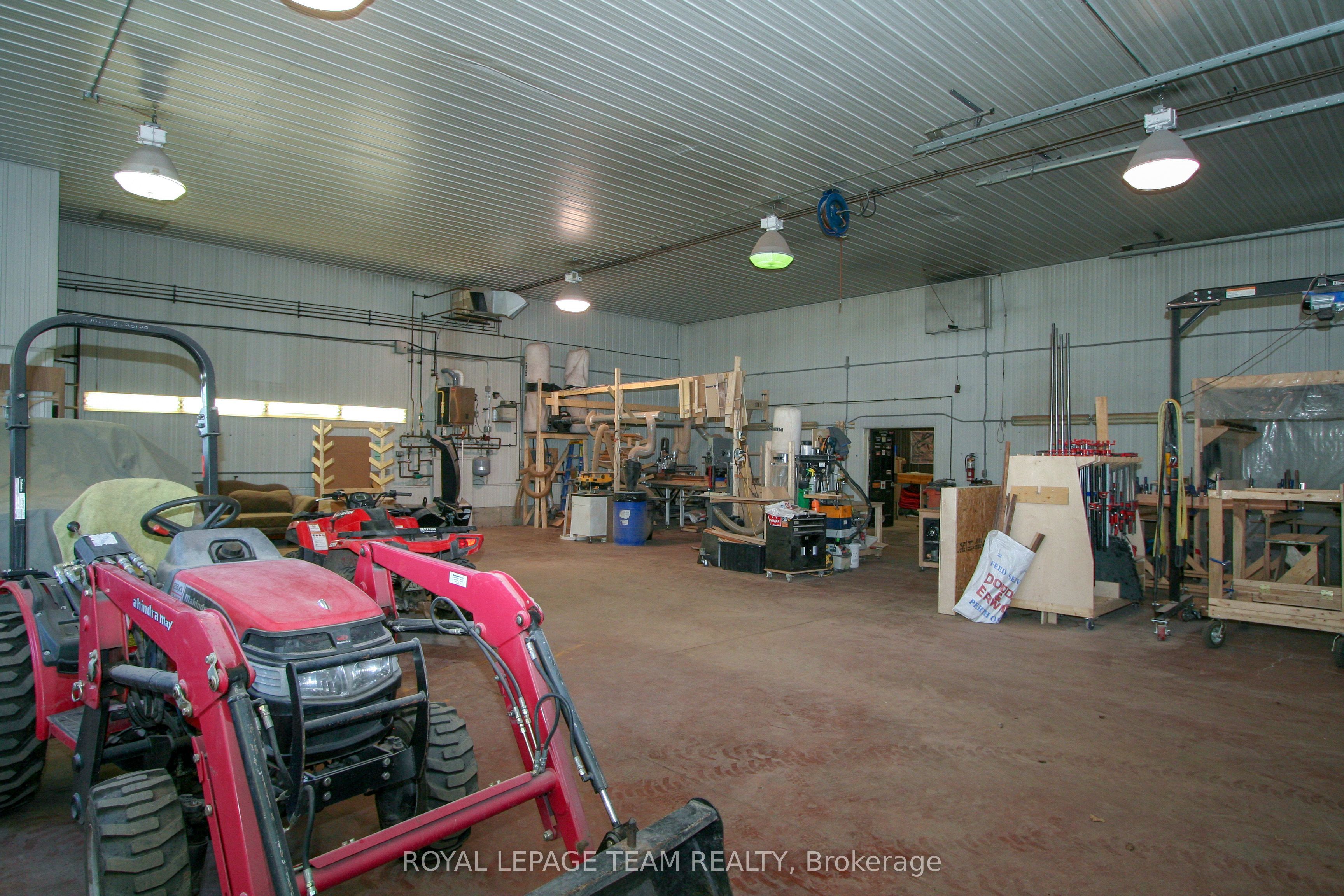 2302 9 Line Rd Property Photo 2