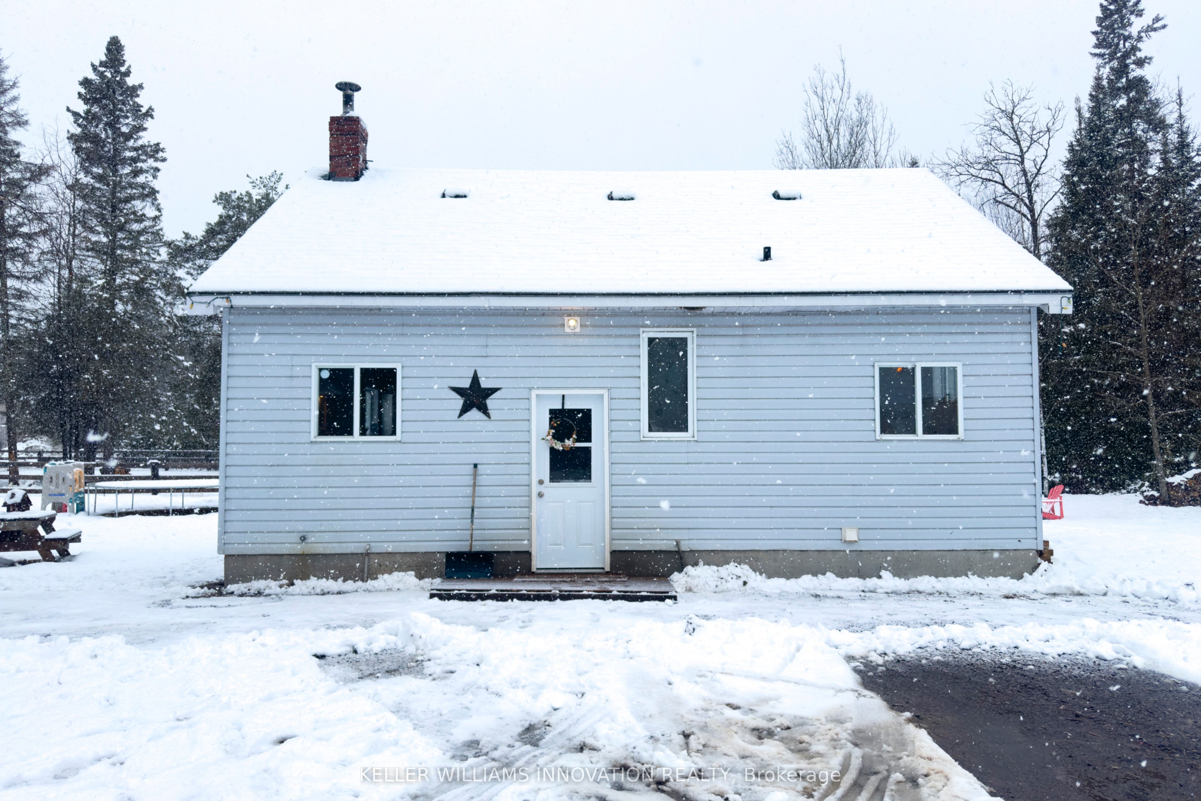 611 5 Road Property Photo 1