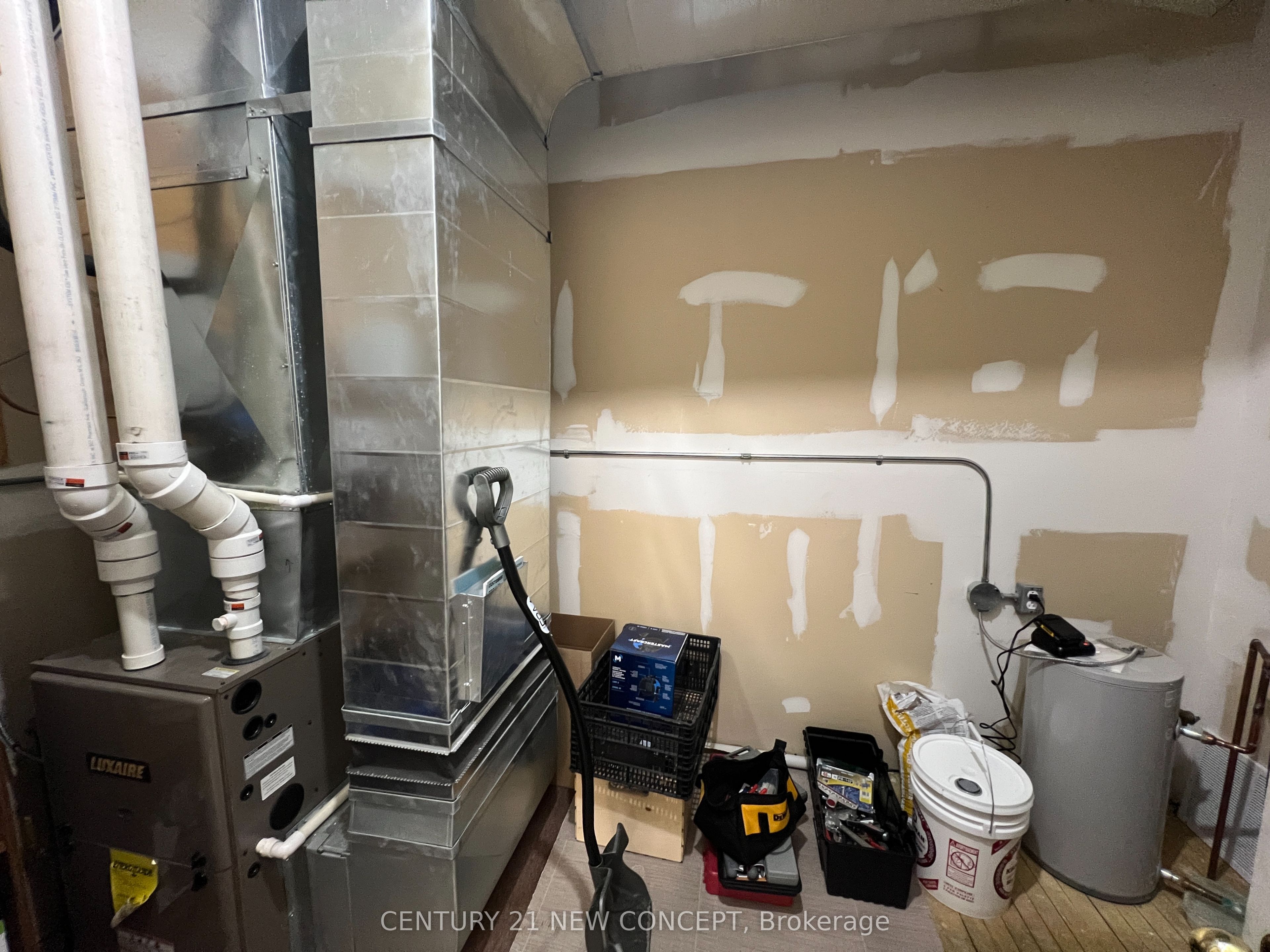 128 Broadway Street Property Photo 10