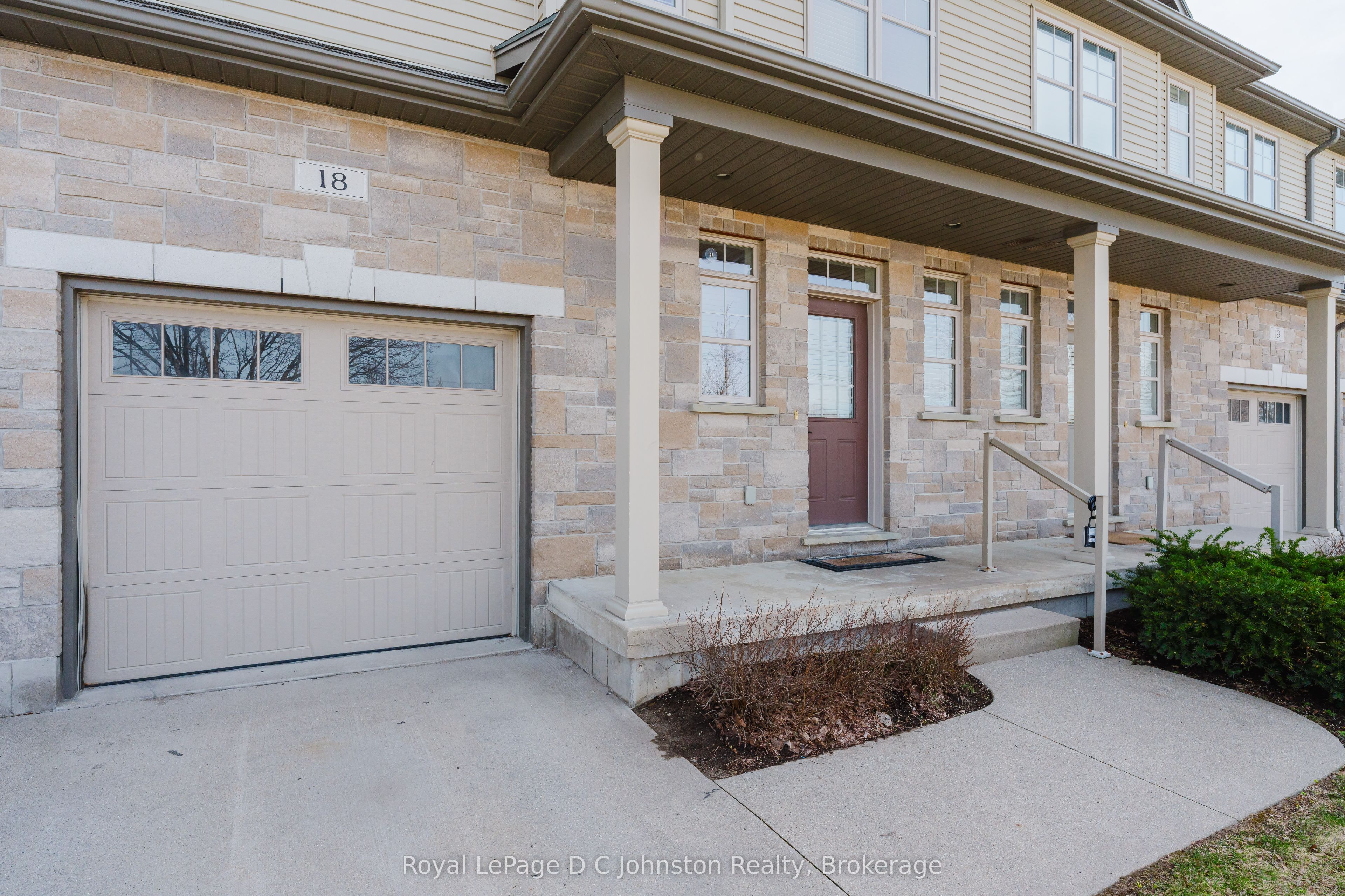 935 Goderich Street N 18 Property Photo 2