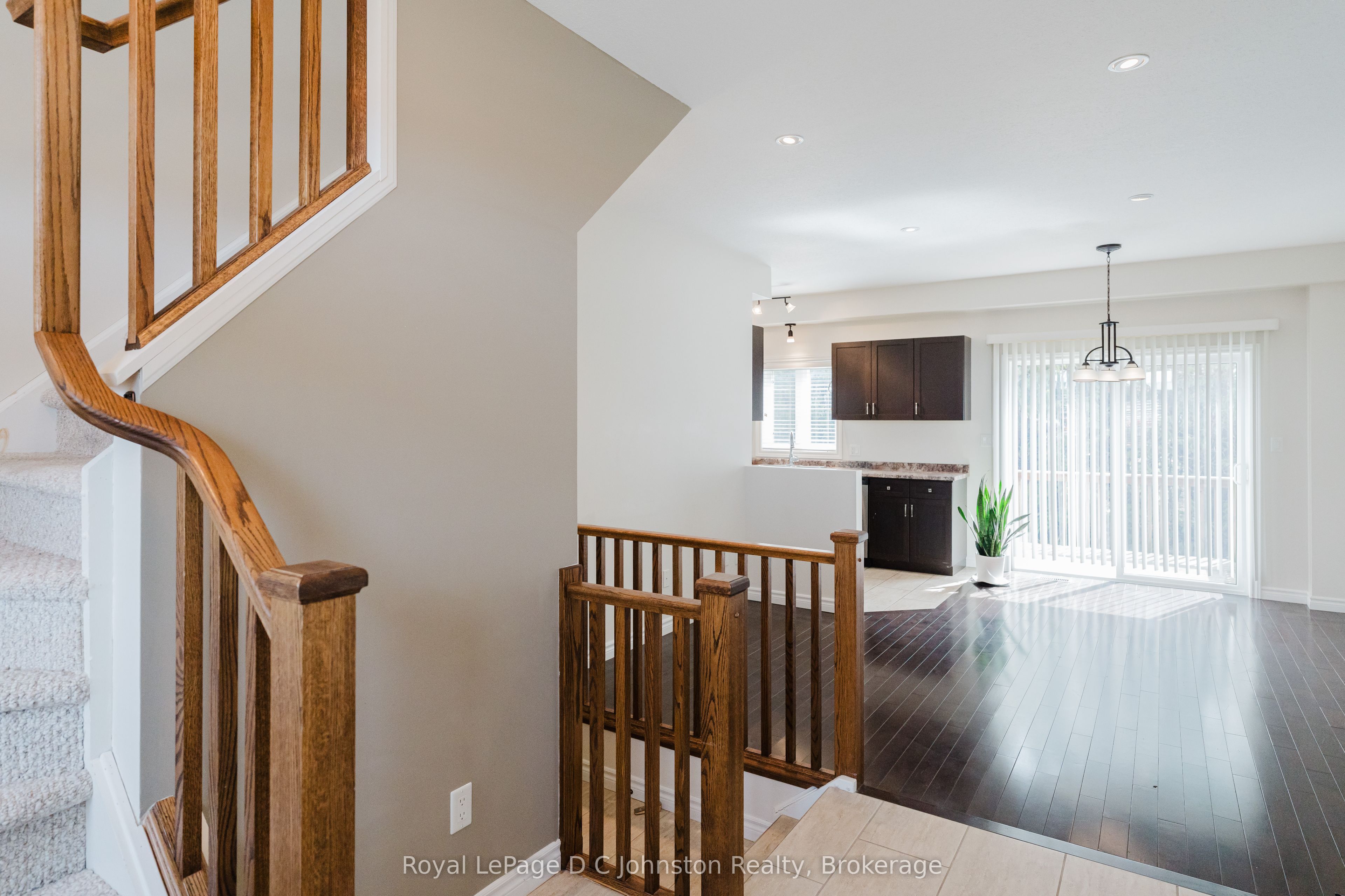 935 Goderich Street N 18 Property Photo 3
