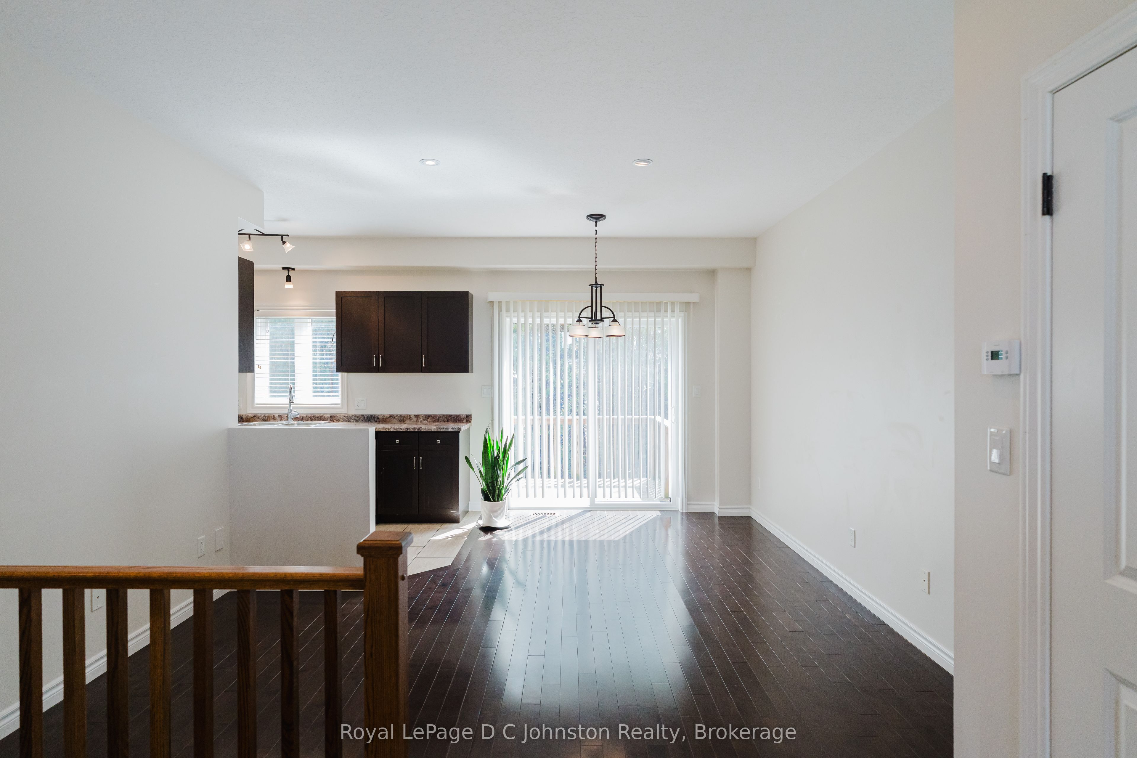 935 Goderich Street N 18 Property Photo 8