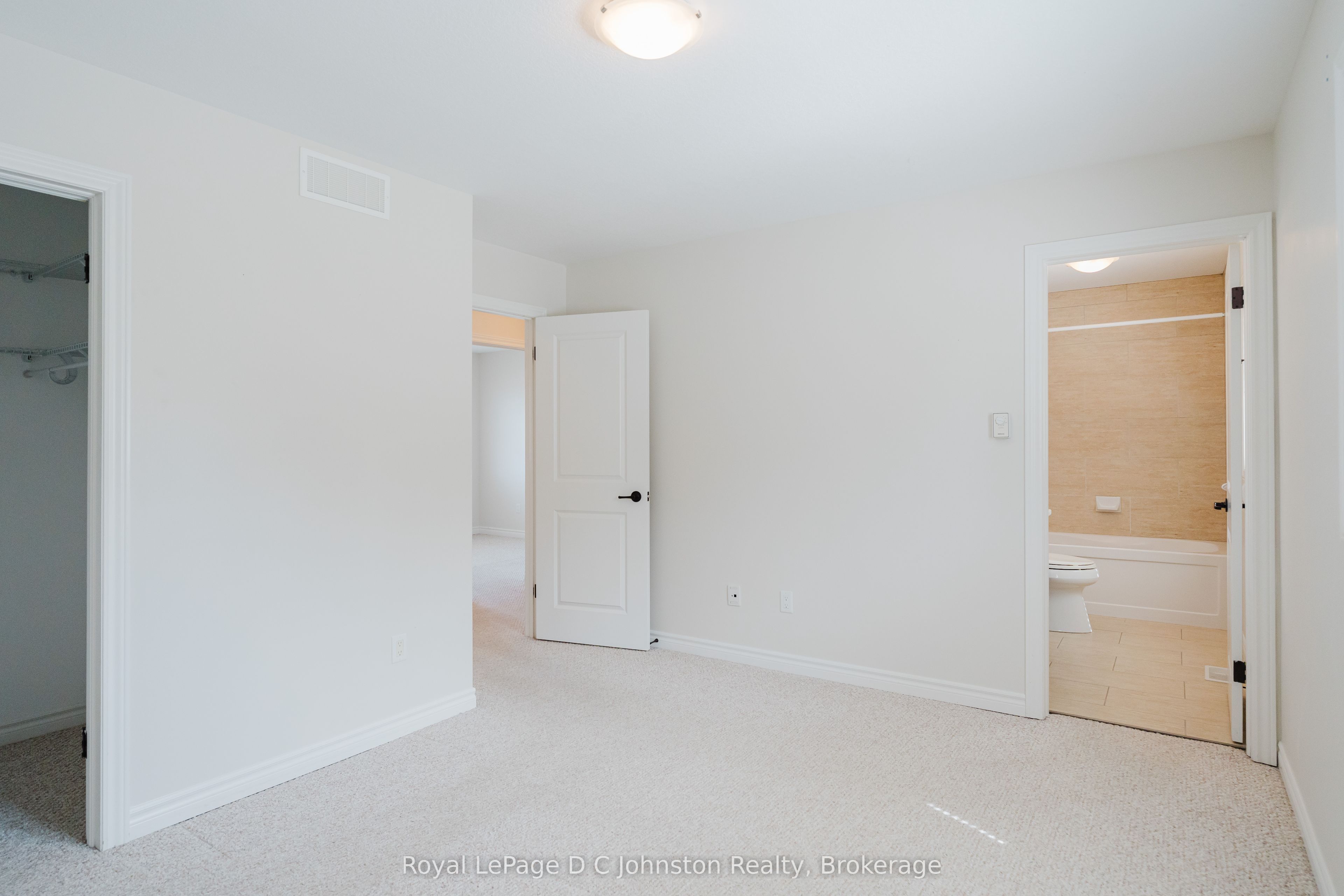 935 Goderich Street N 18 Property Photo 19
