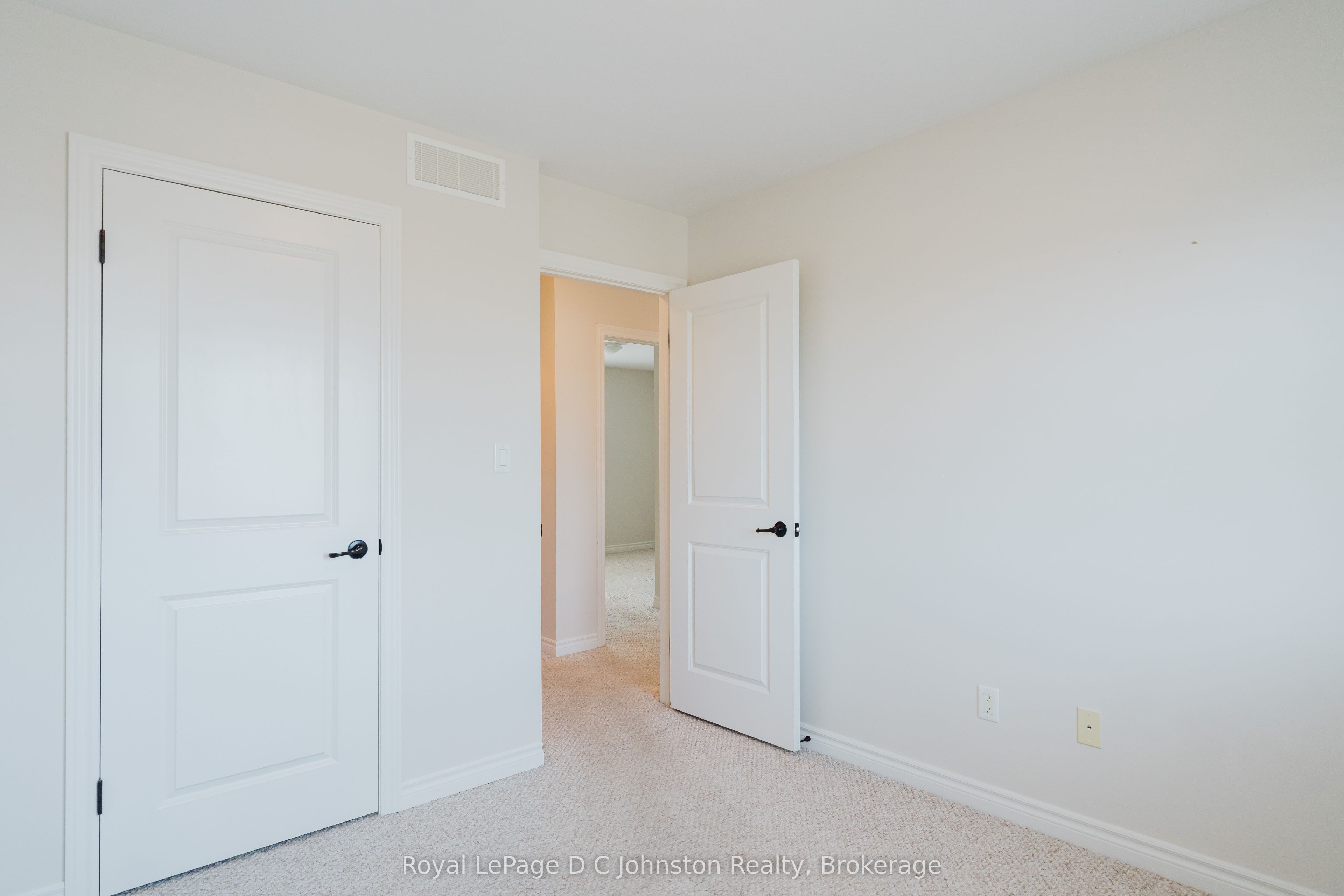 935 Goderich Street N 18 Property Photo 23