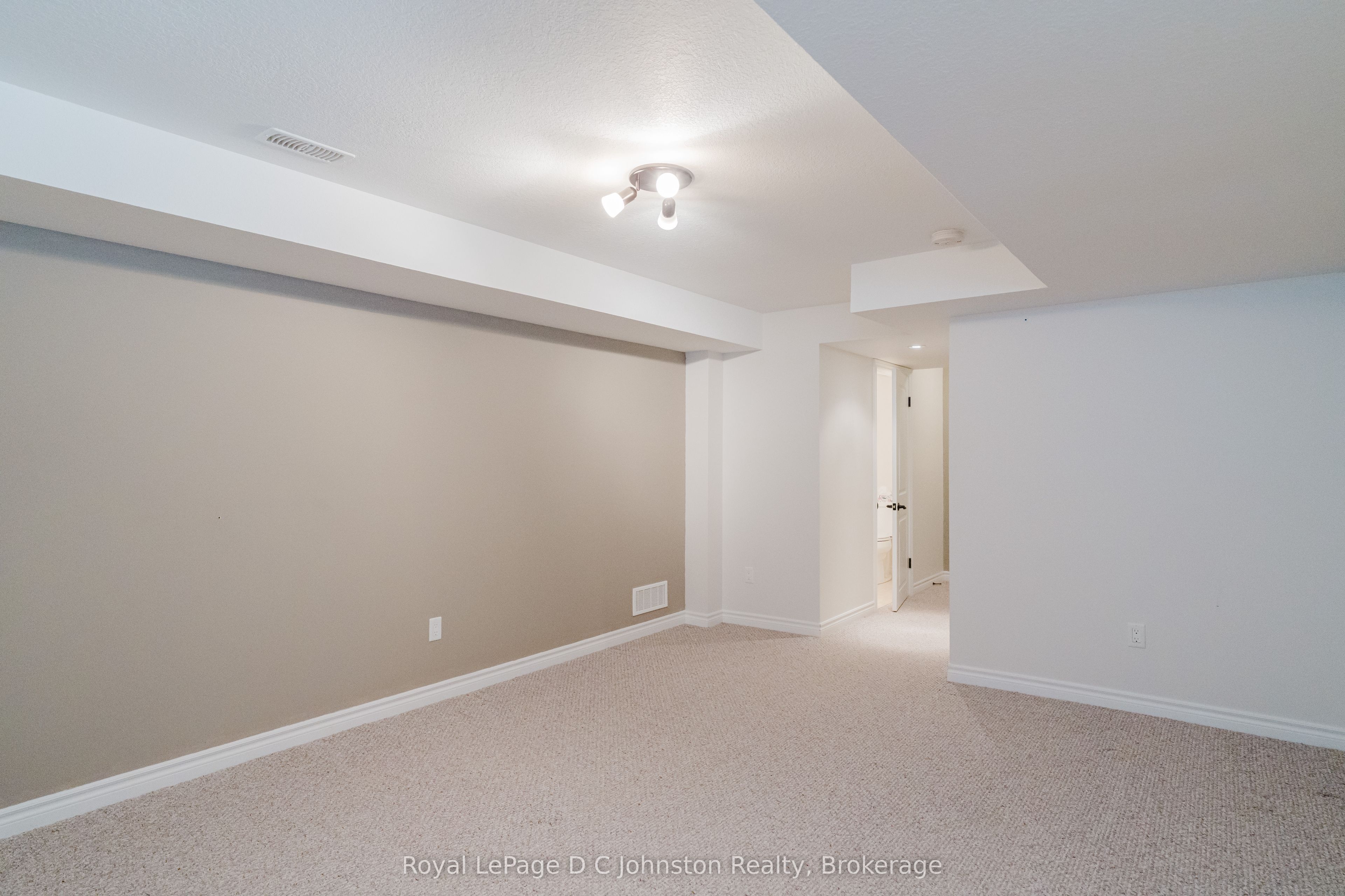 935 Goderich Street N 18 Property Photo 29