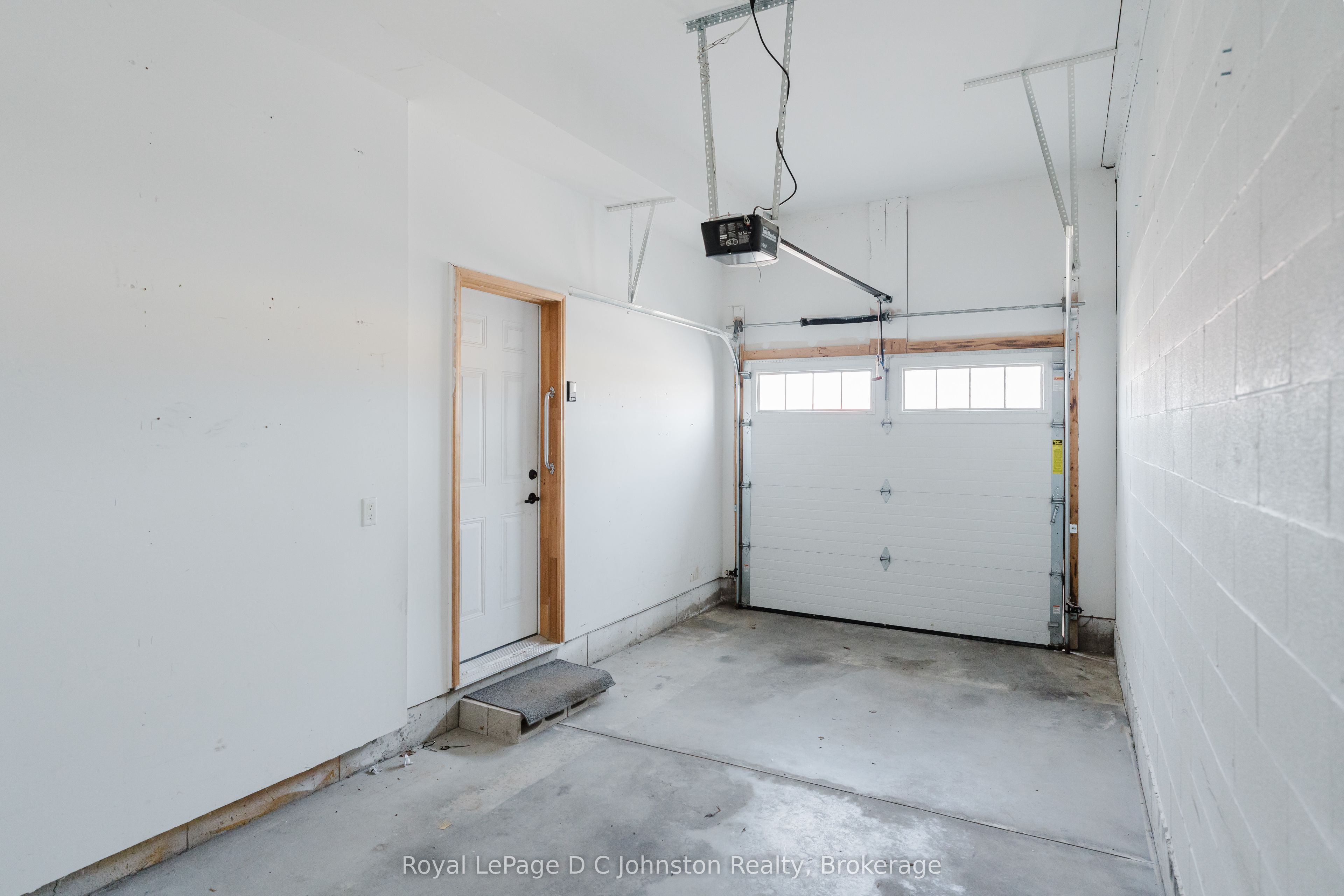 935 Goderich Street N 18 Property Photo 31
