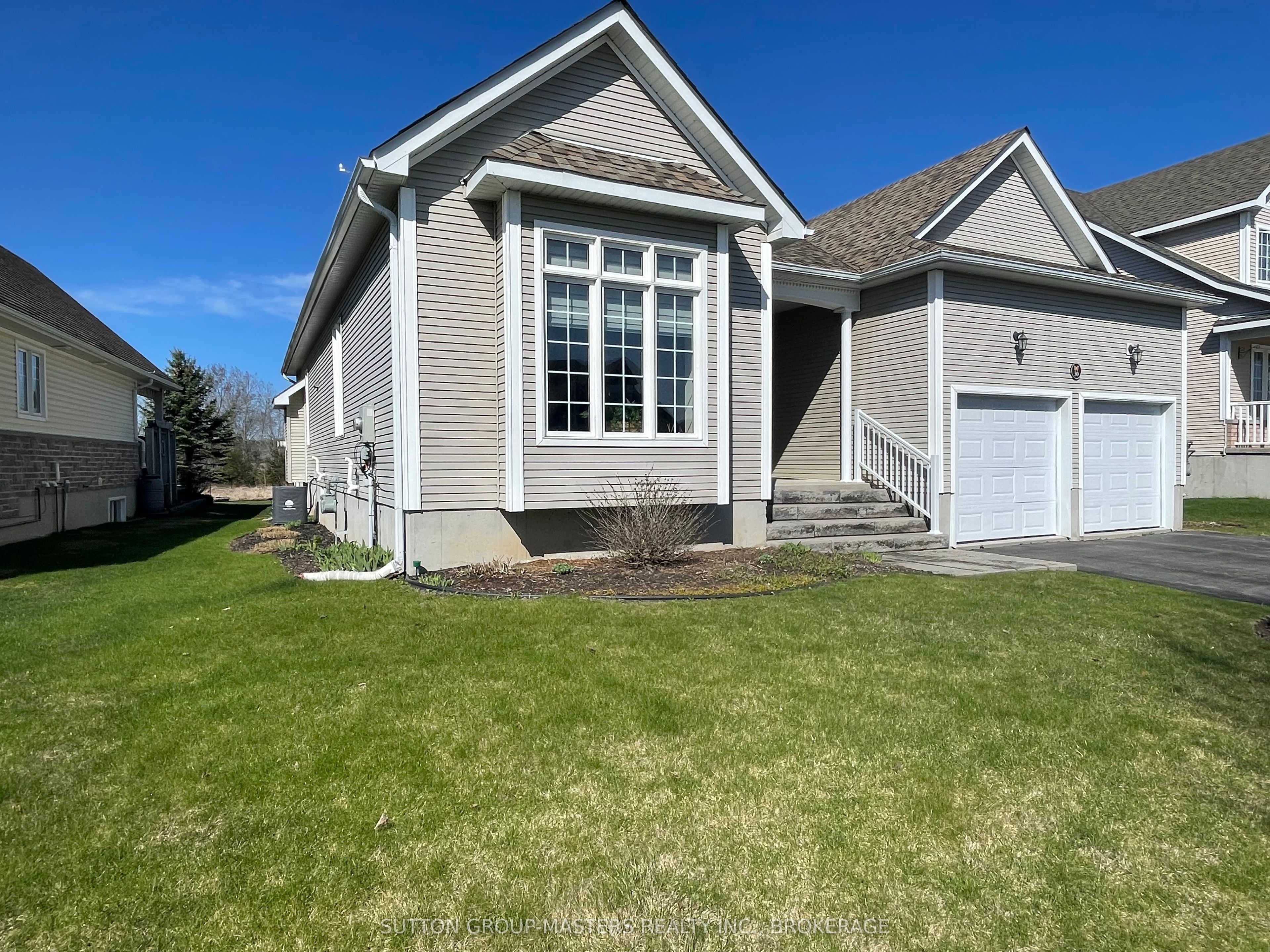 30 Country Club Drive Property Photo 2