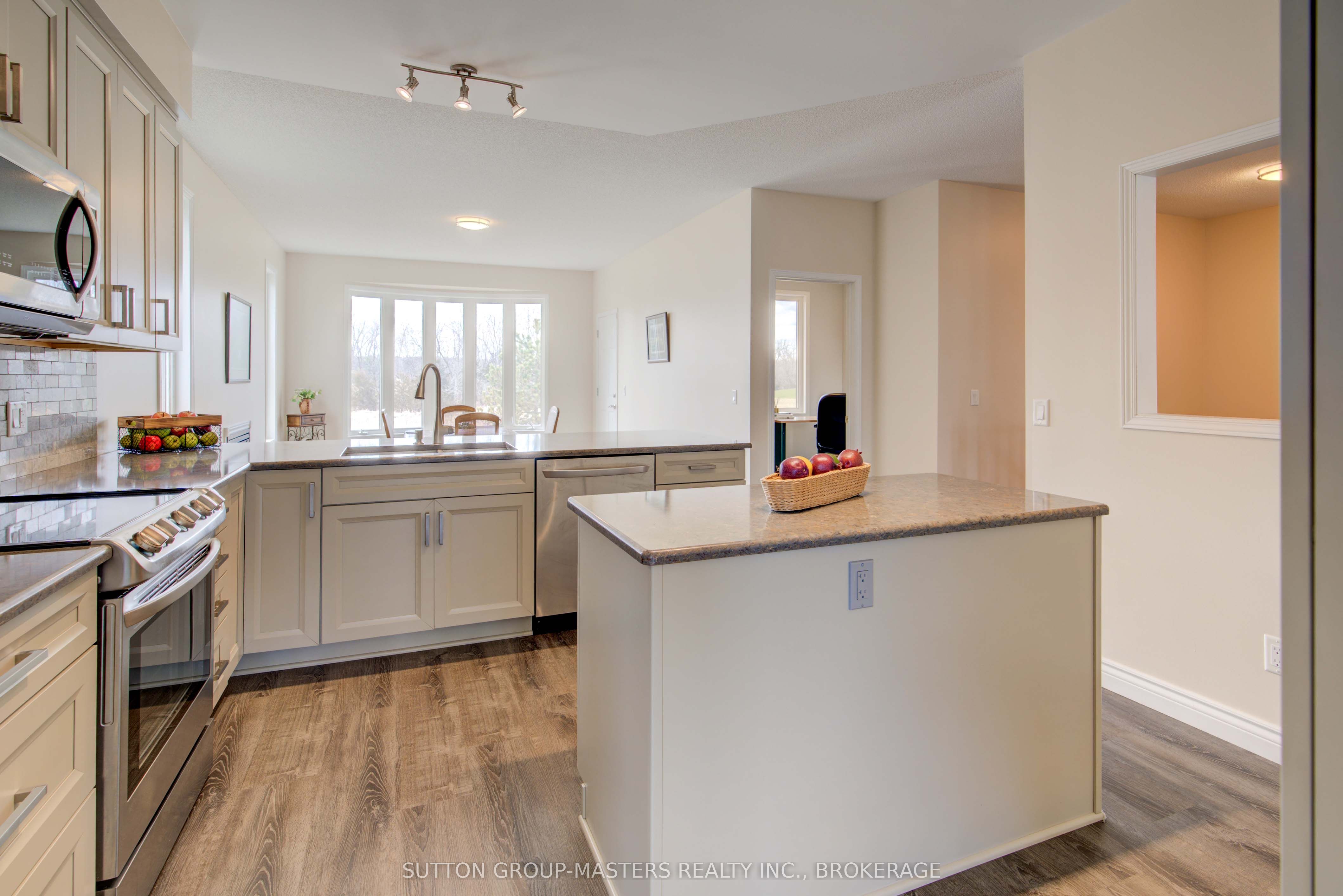 30 Country Club Drive Property Photo 12