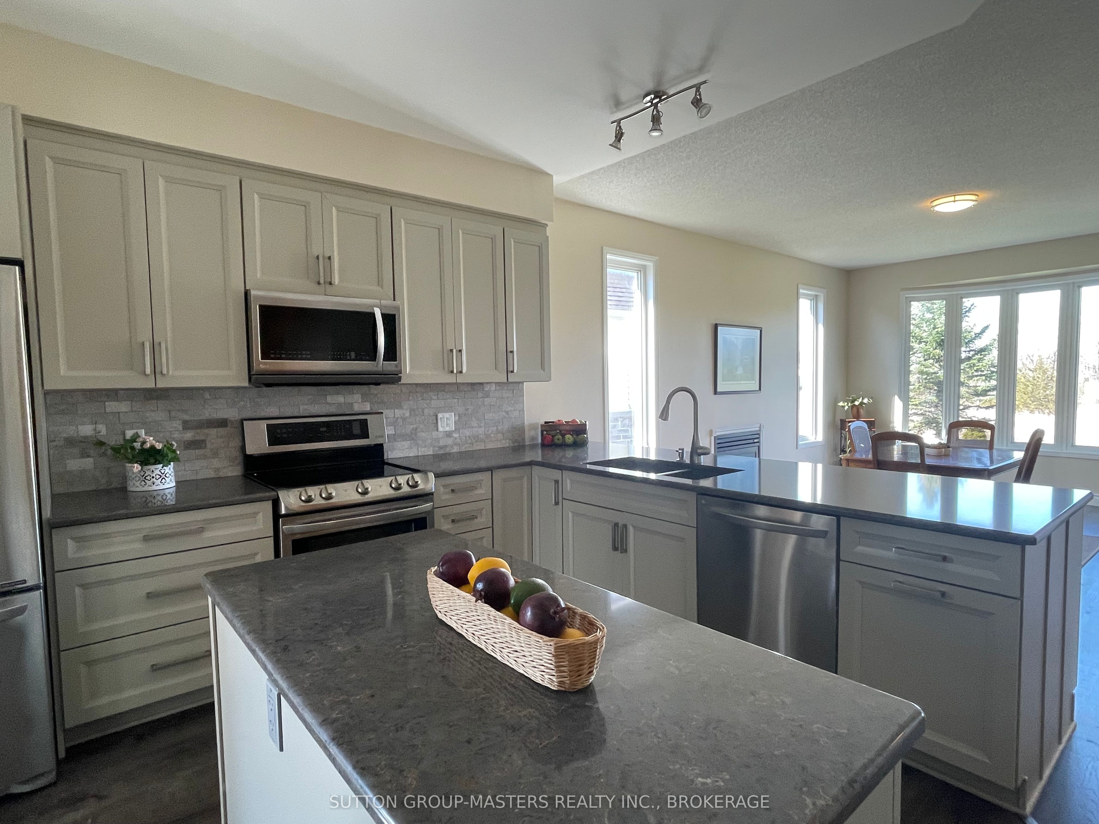 30 Country Club Drive Property Photo 15