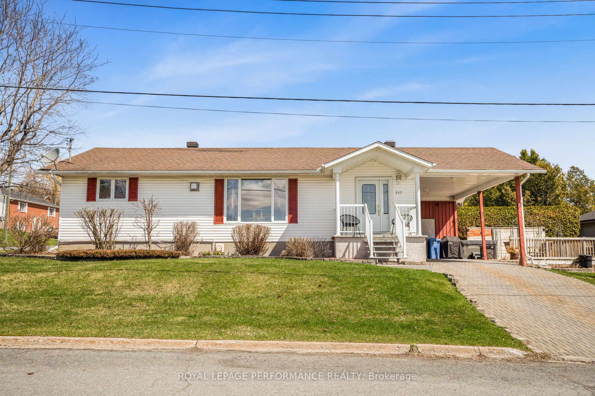 217 Mill St Property Photo