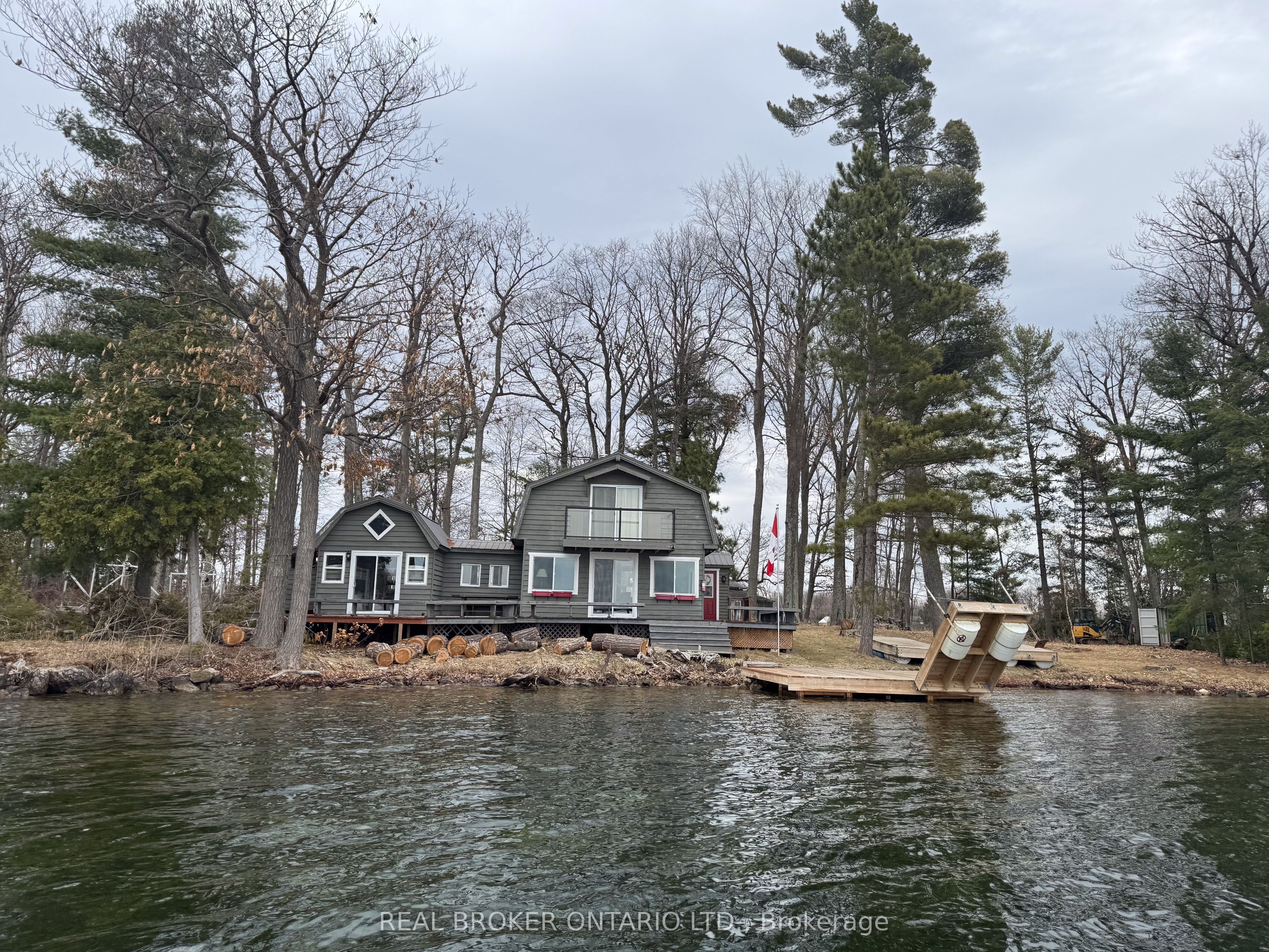 101 Fairclough Island Property Photo 4