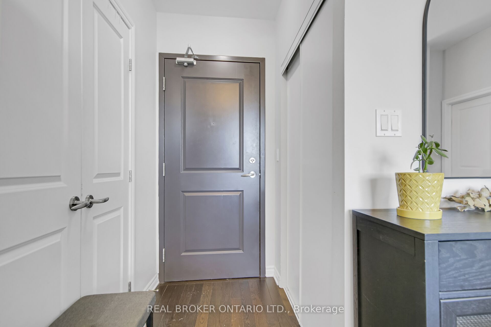 429 Kent Street 508 Property Photo 5