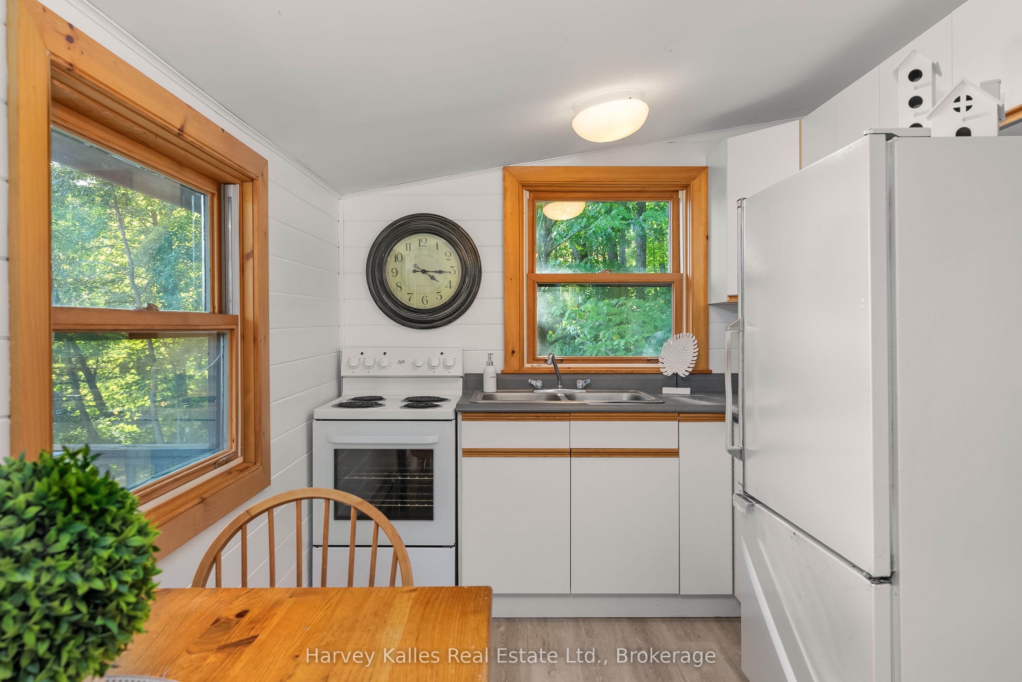 1837 Port Cunnington Road Property Photo 34