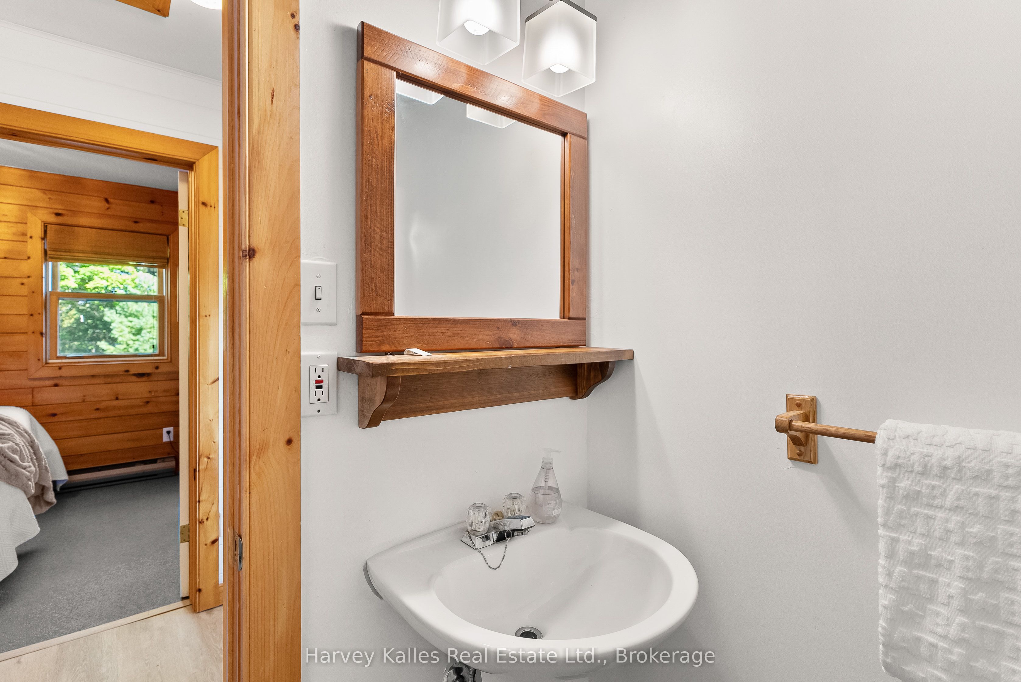 1837 Port Cunnington Road Property Photo 37