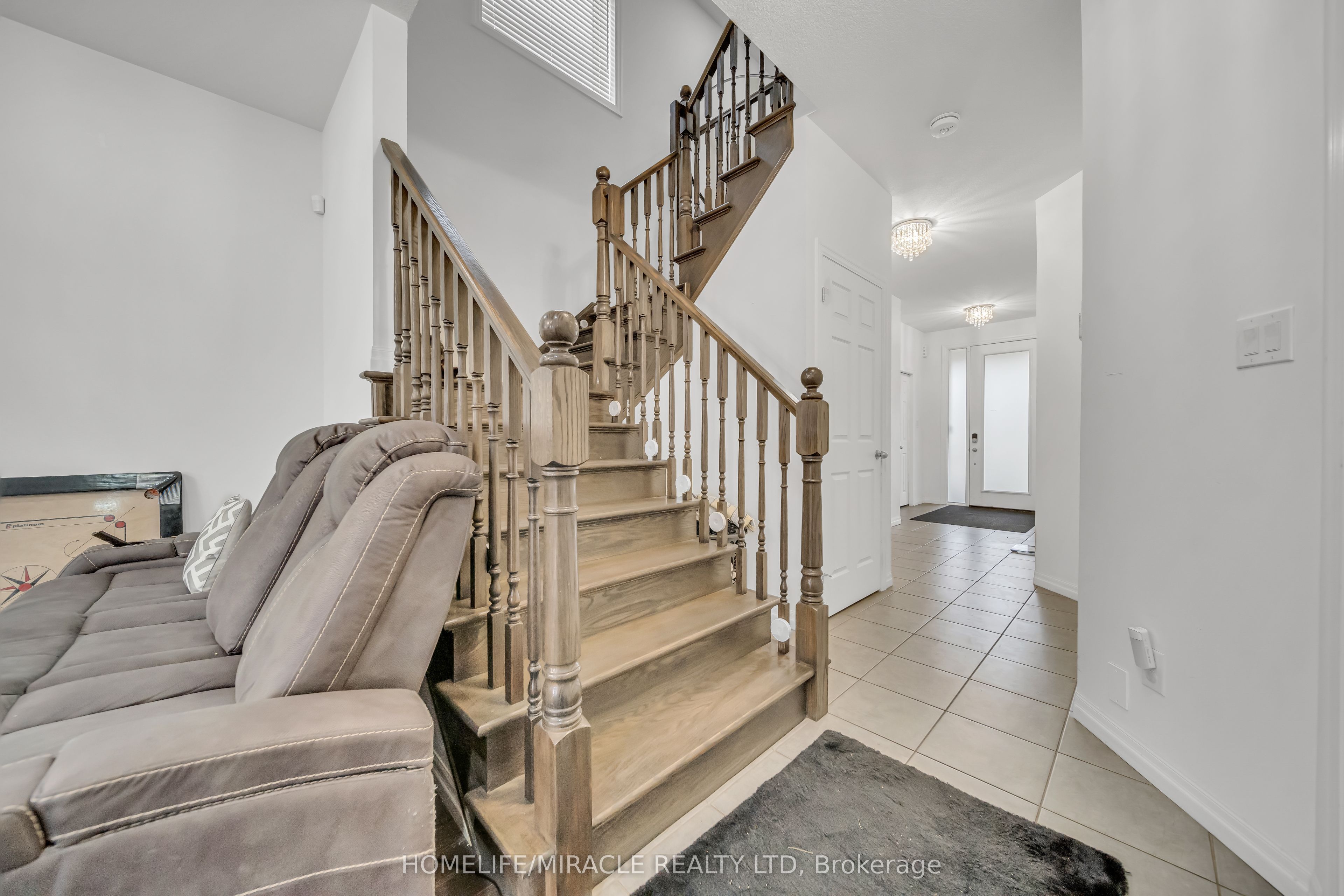 421 Freure Drive Property Photo 4