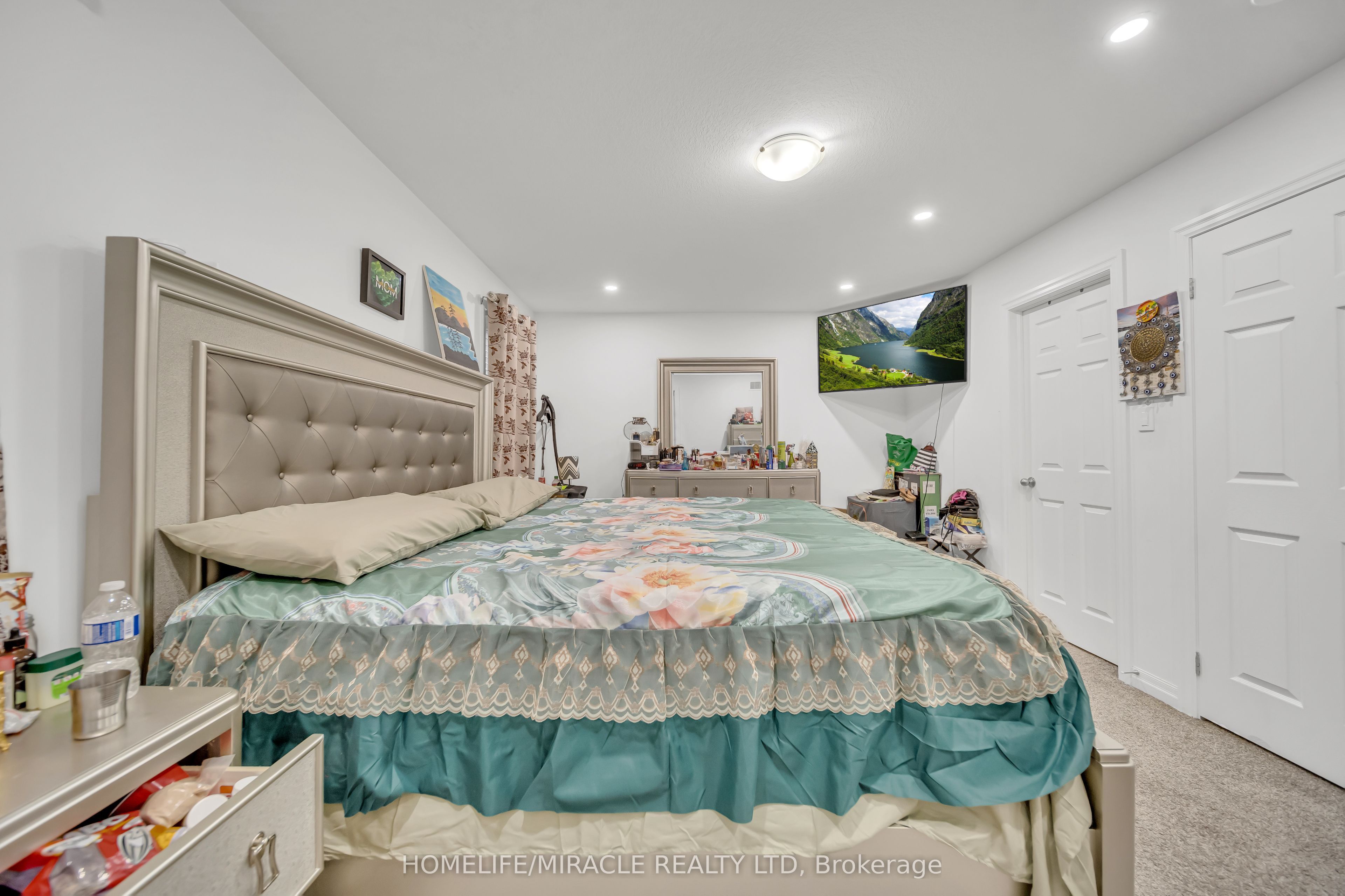 421 Freure Drive Property Photo 15