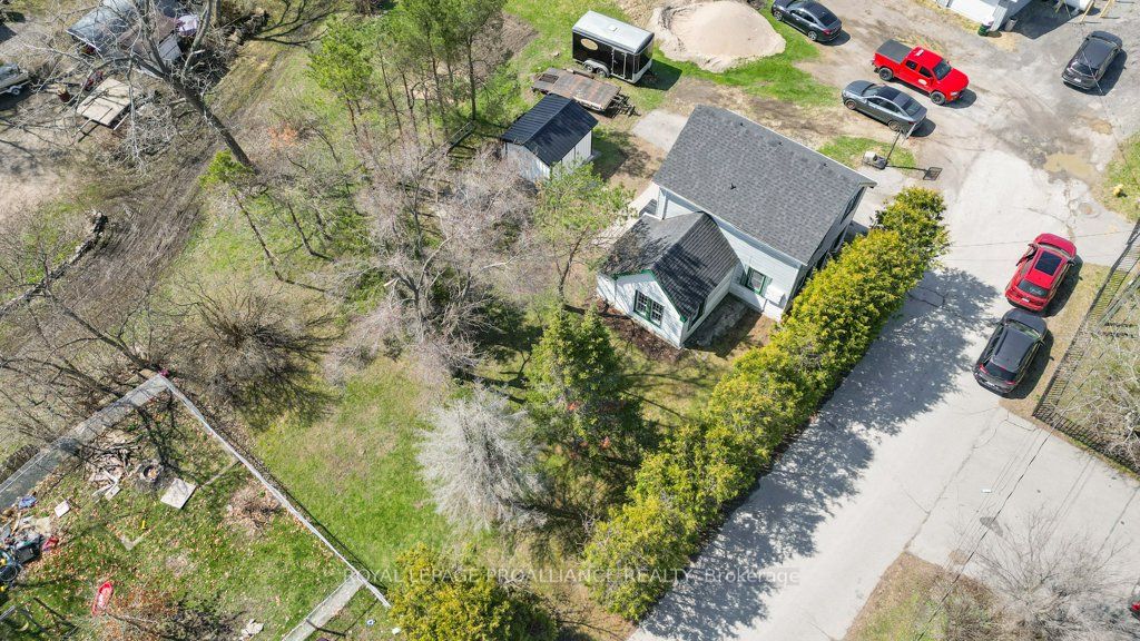 11 Queen Lane Property Photo