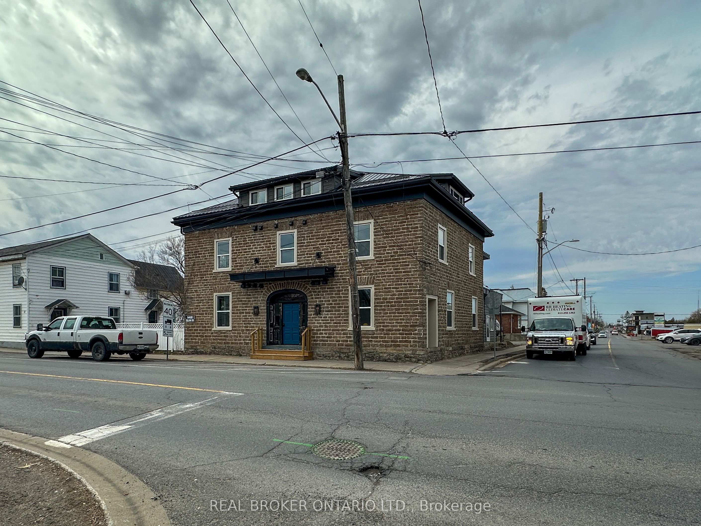 5 Clothier St E Property Photo