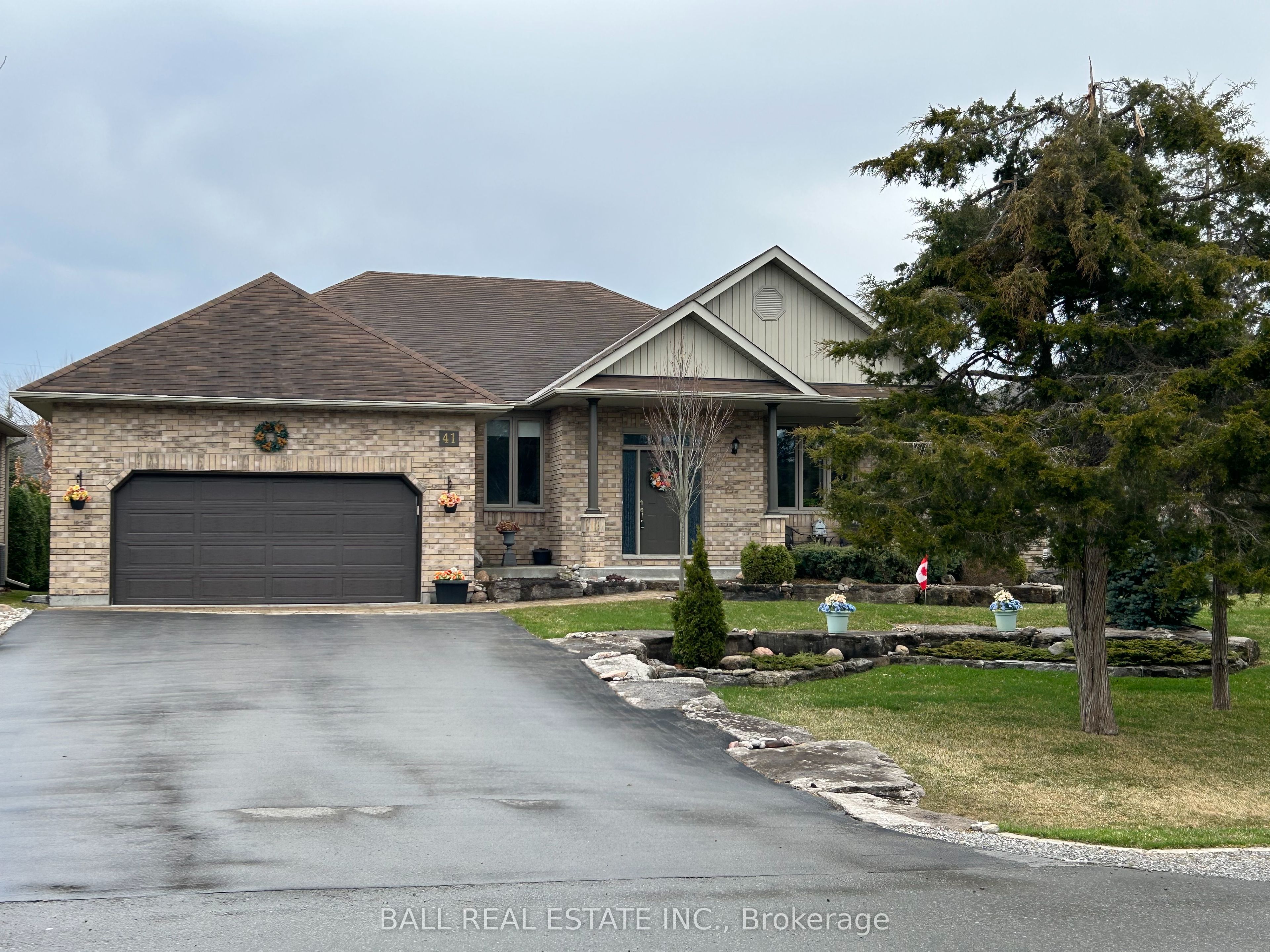 K0m Real Estate Listings Main Image
