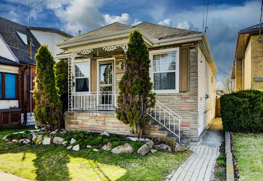 458 Upper Wentworth Street Property Photo 1