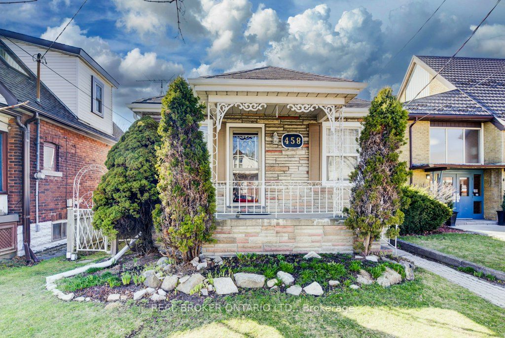 458 Upper Wentworth Street Property Photo 3