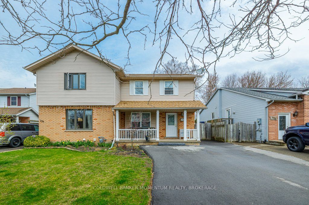 224 Windsor St Property Photo 3