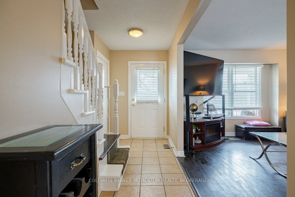 224 Windsor St Property Photo 7
